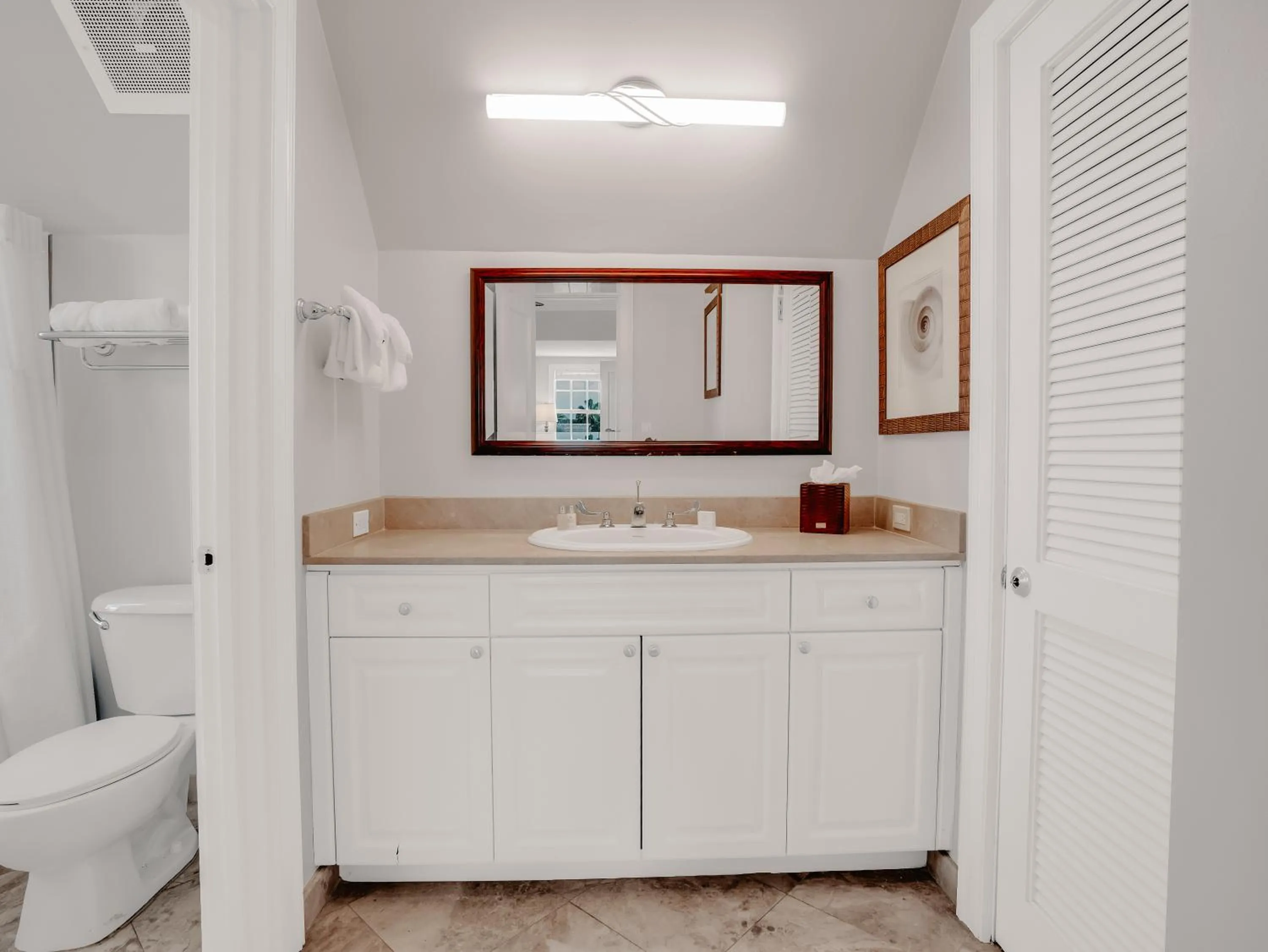 Toilet in Valentines Resort & Marina