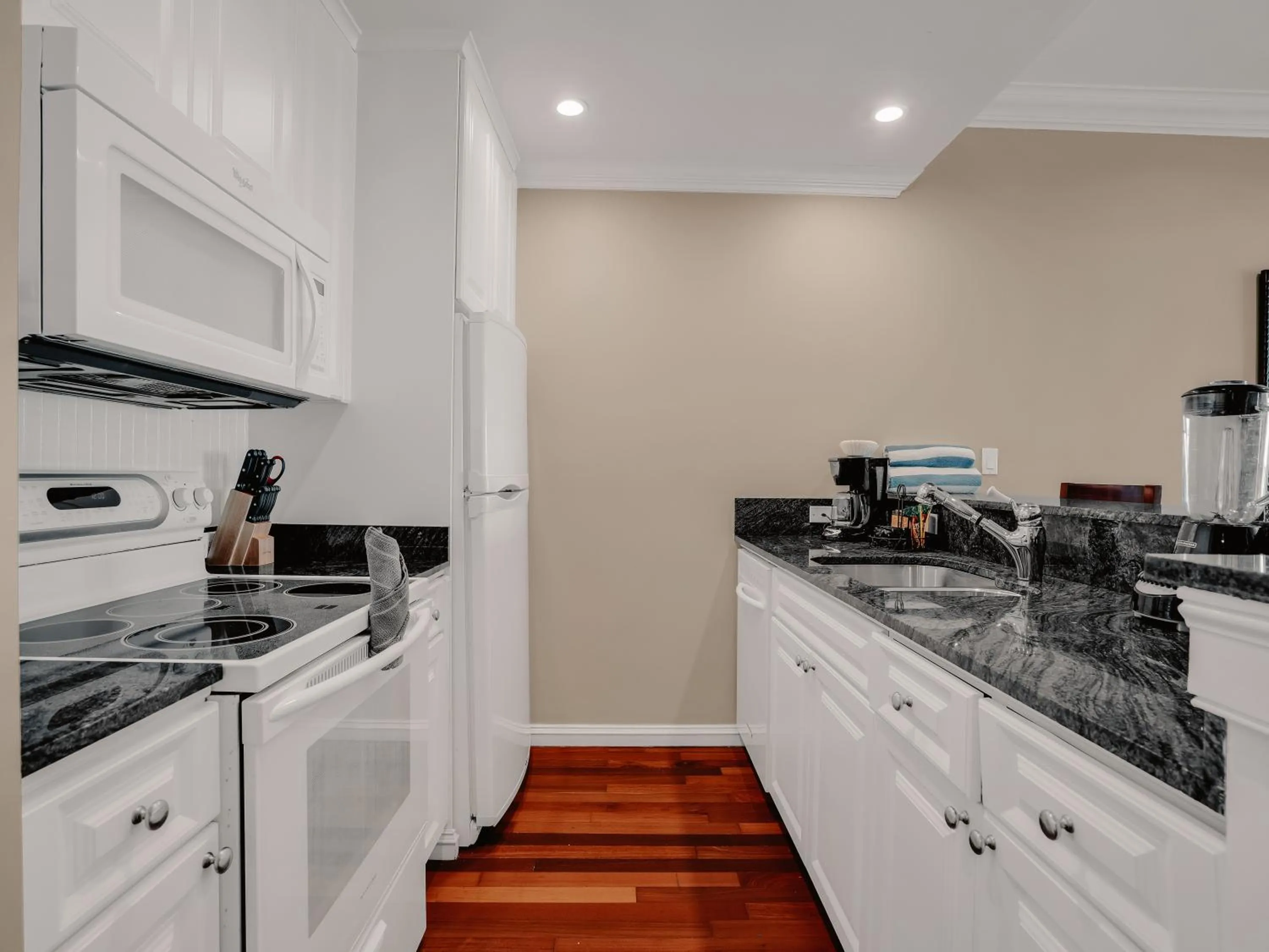 Coffee/tea facilities in Valentines Resort & Marina