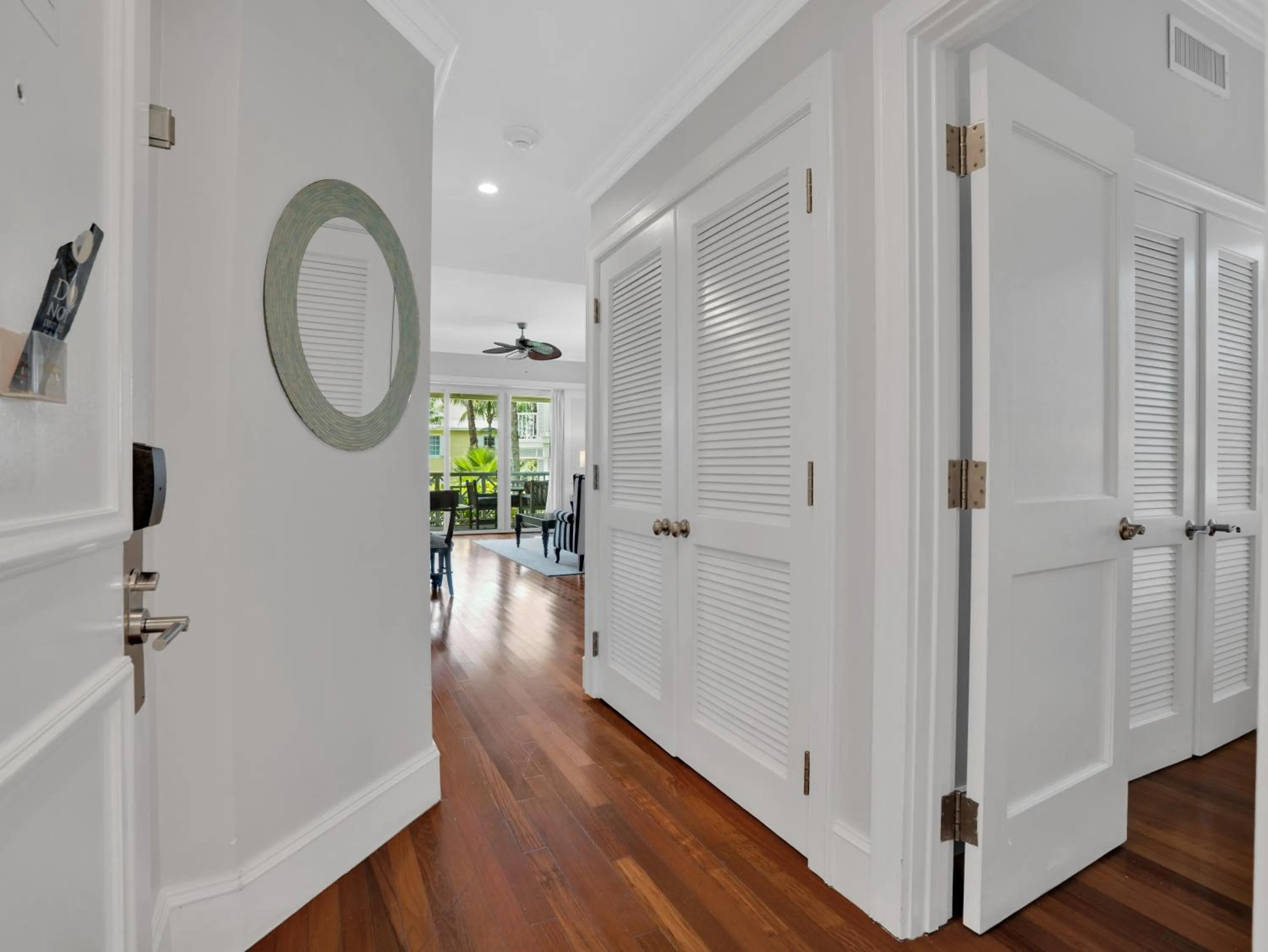 Facade/entrance in Valentines Resort & Marina