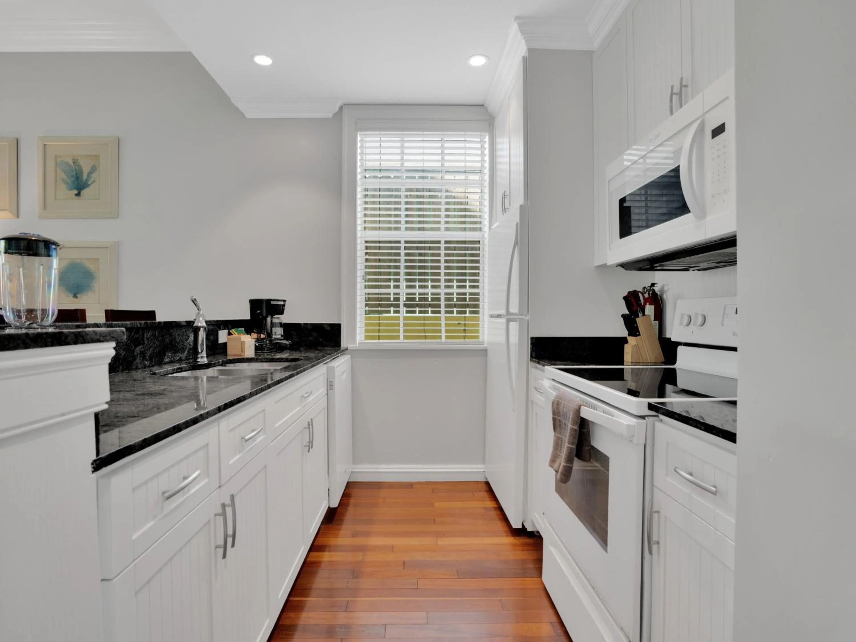 Kitchen or kitchenette in Valentines Resort & Marina