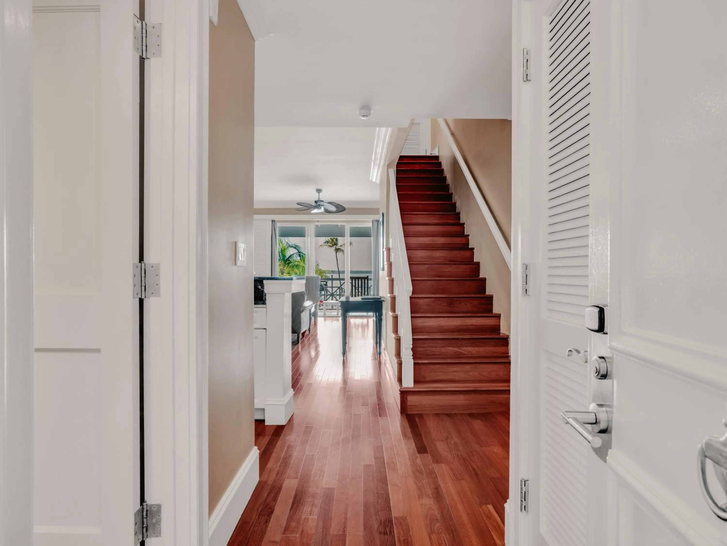 Facade/entrance in Valentines Resort & Marina