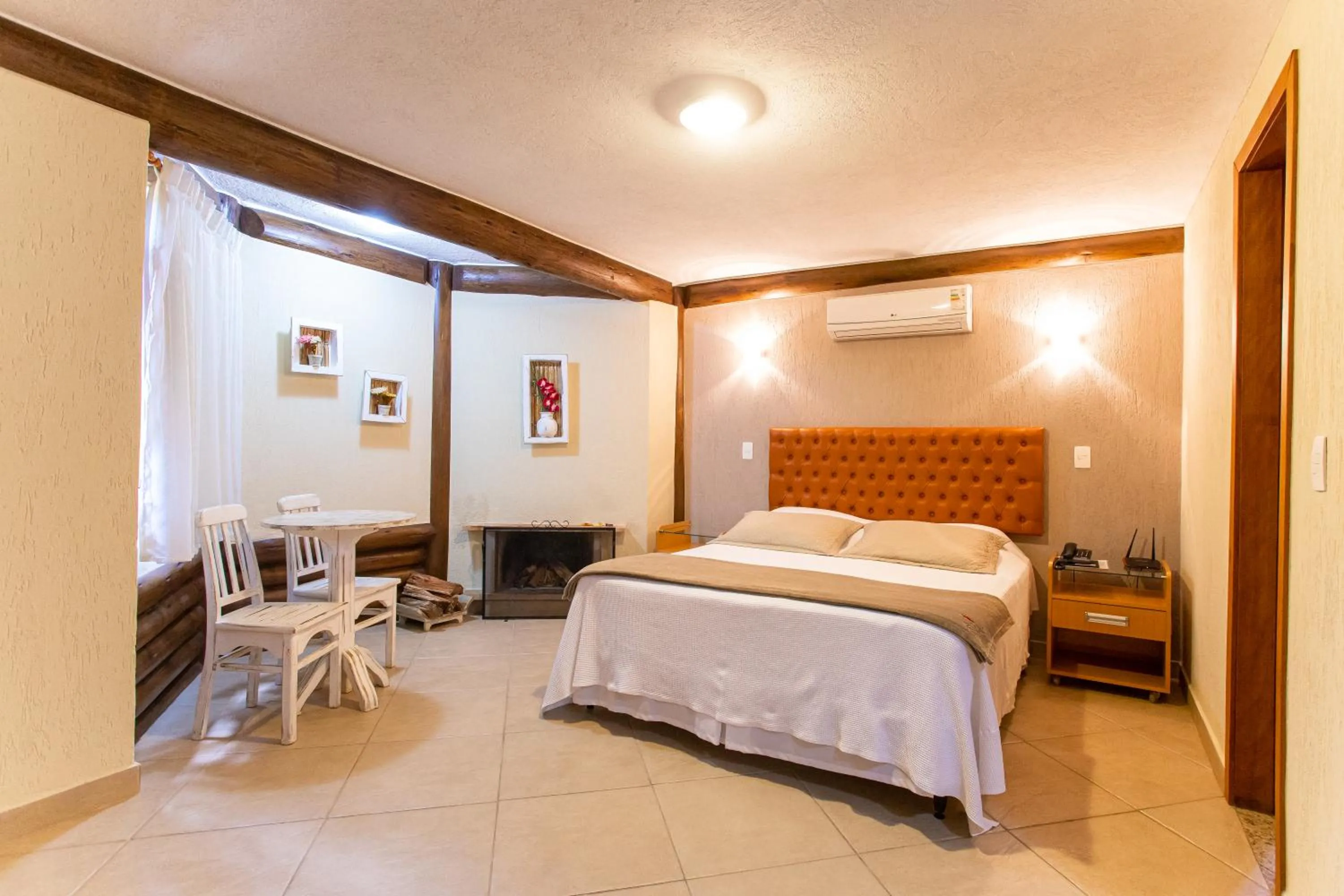 Photo of the whole room, Bed in Pousada Cantagalo