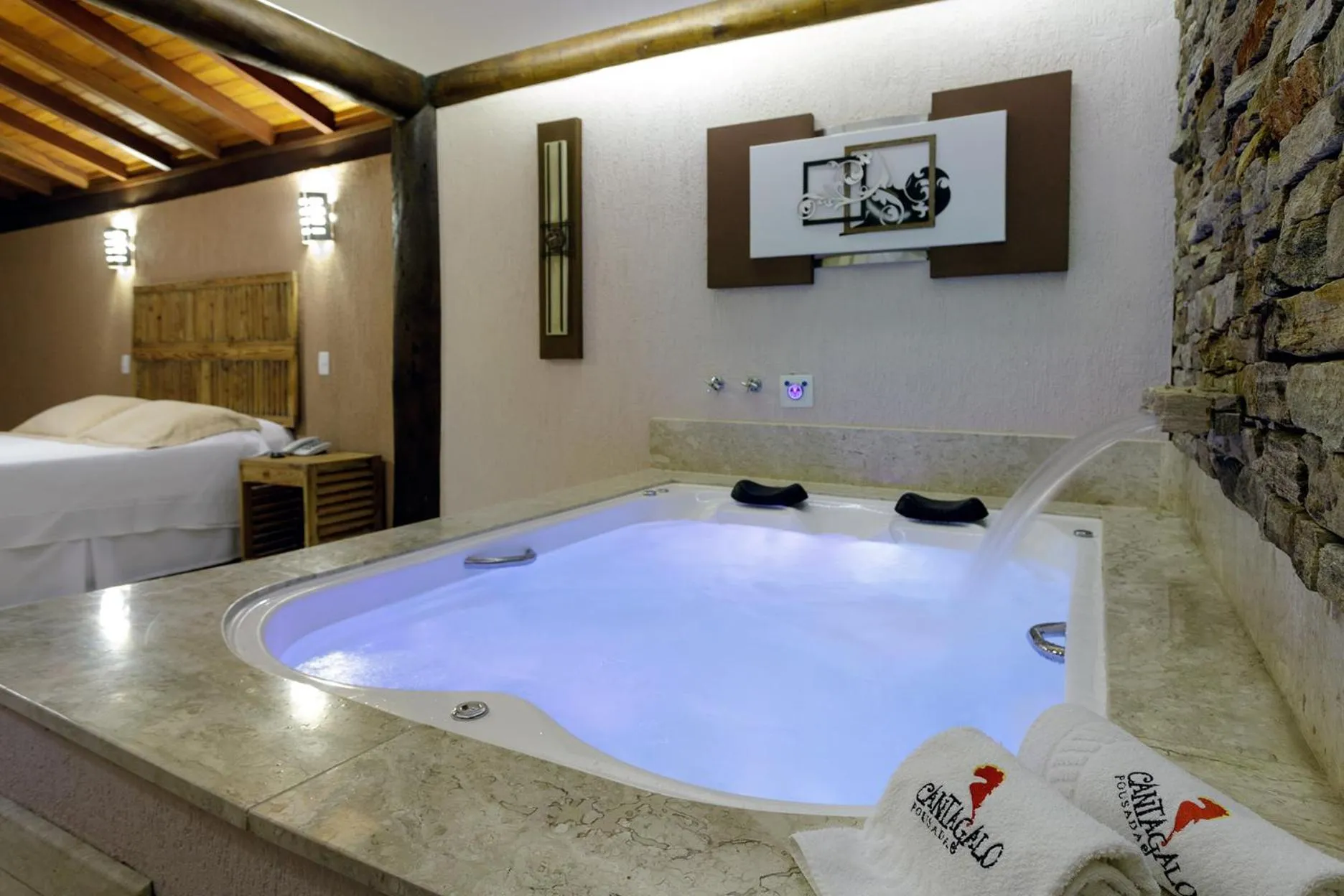 Hot Tub in Pousada Cantagalo