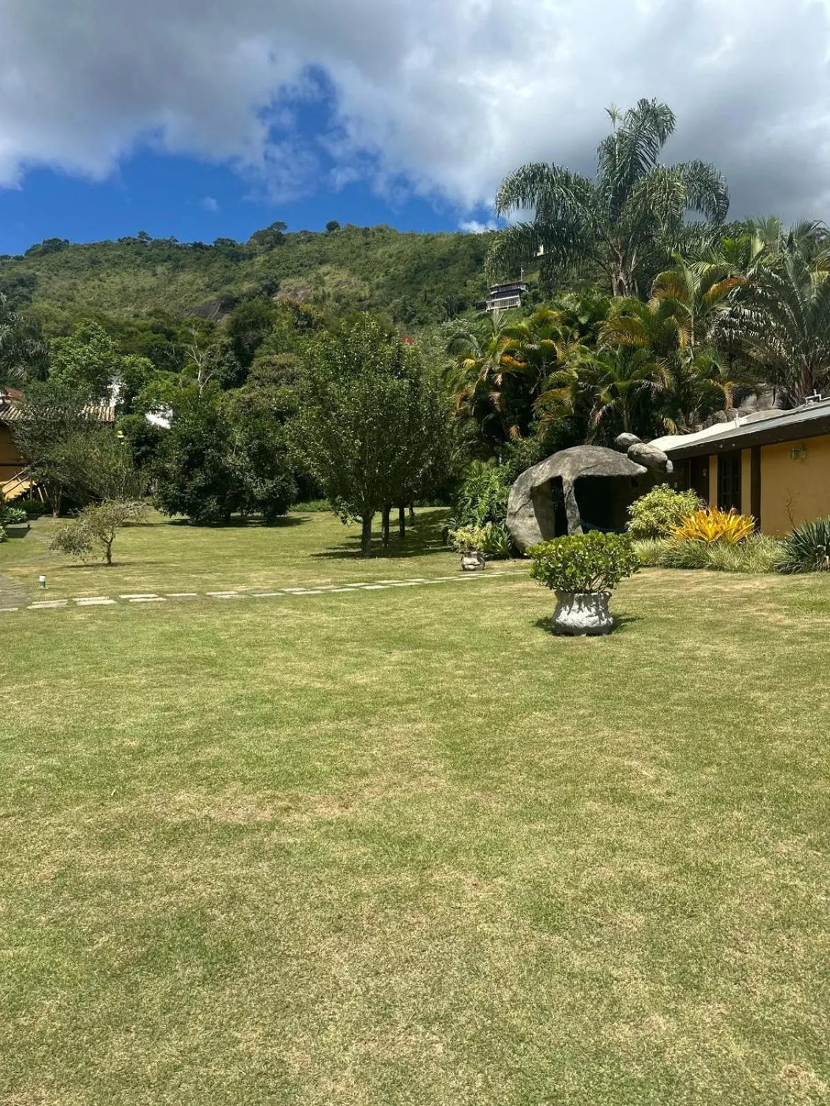 Garden view in Pousada Cantagalo