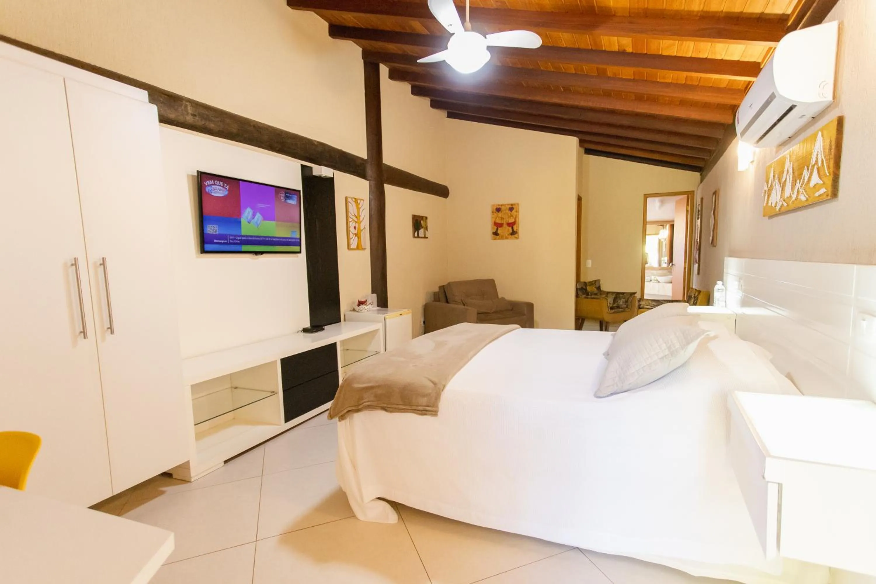 Photo of the whole room, Bed in Pousada Cantagalo