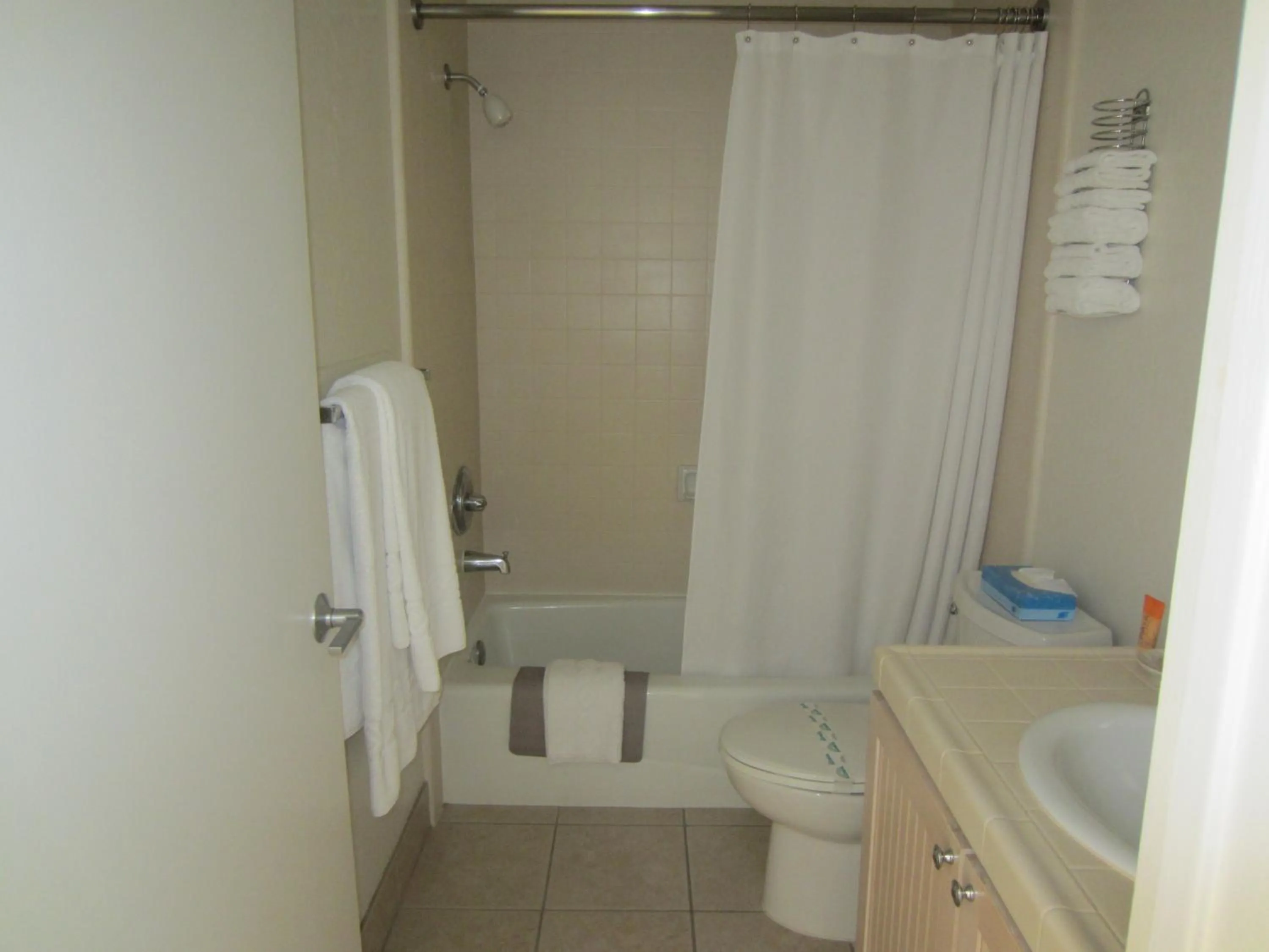 Standard King Room in Carousel Beach Inn