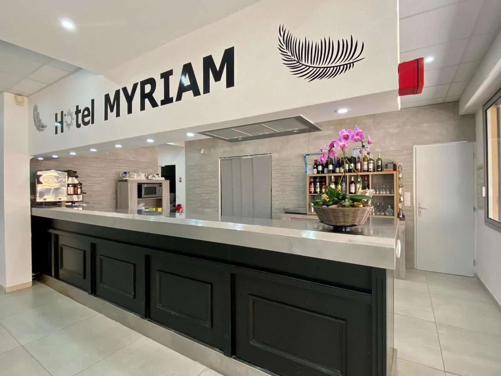Restaurant/places to eat in Hotel Myriam Vias Plage