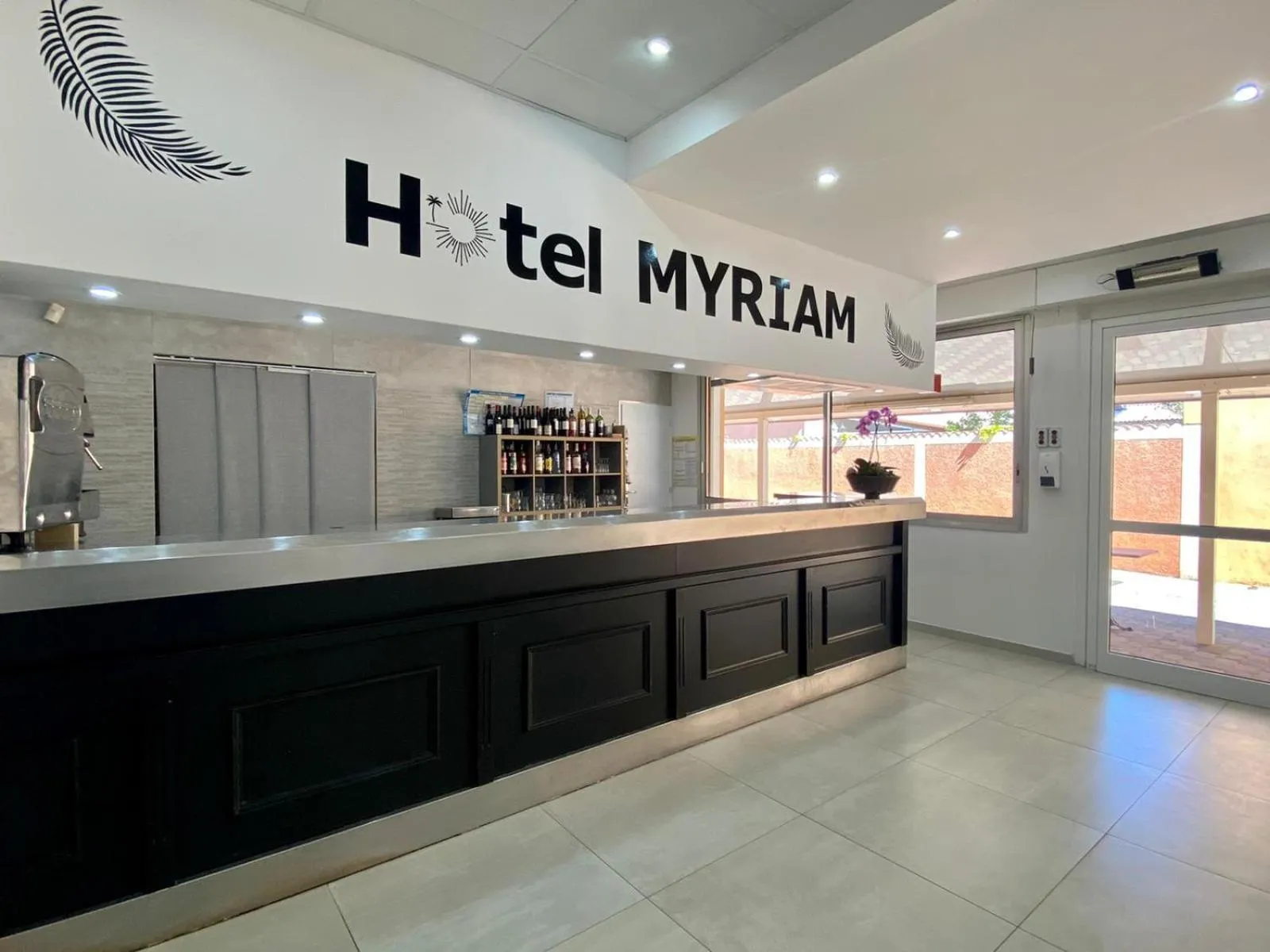 Restaurant/places to eat in Hotel Myriam Vias Plage