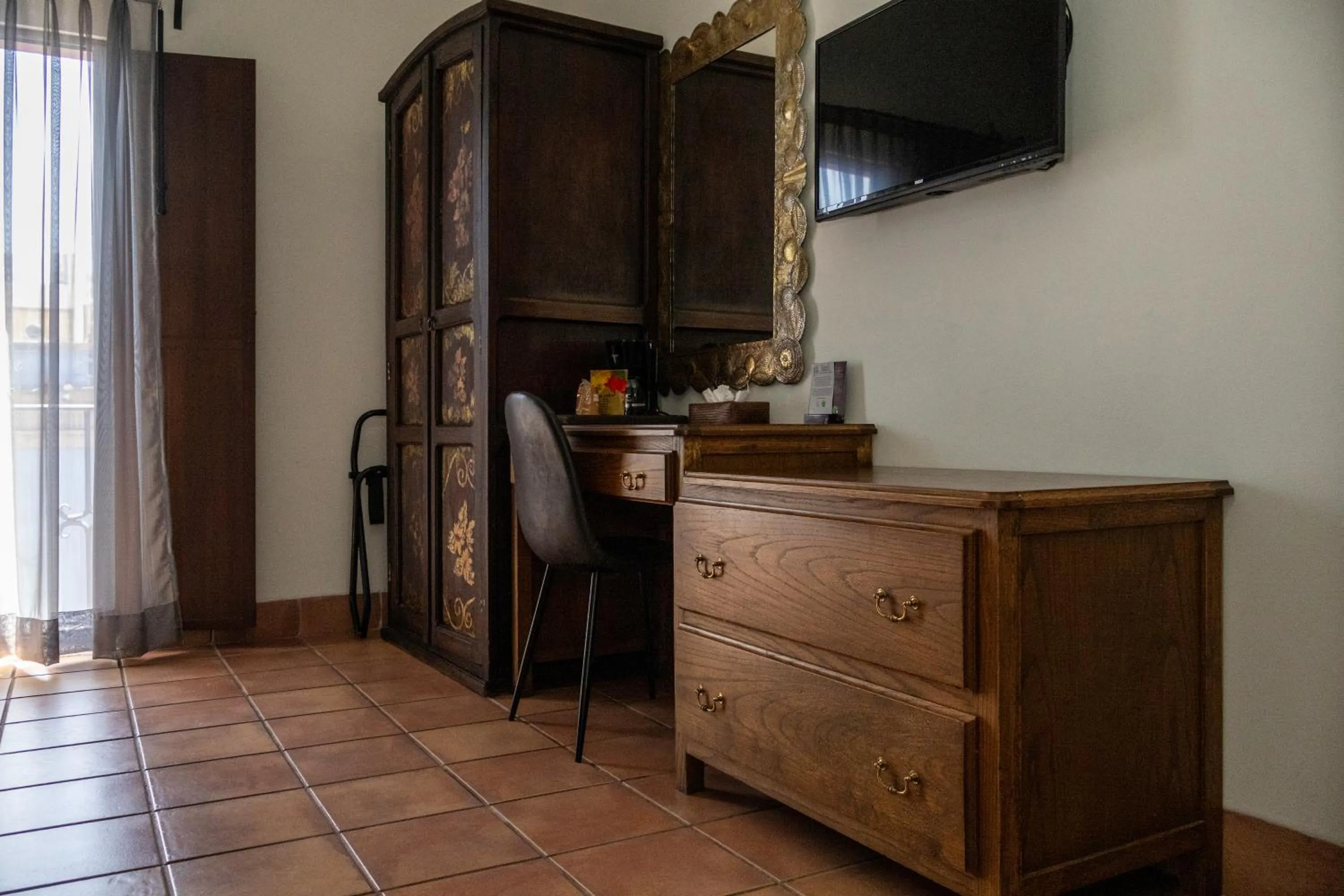 TV and multimedia in Hotel Boutique Naura Centro