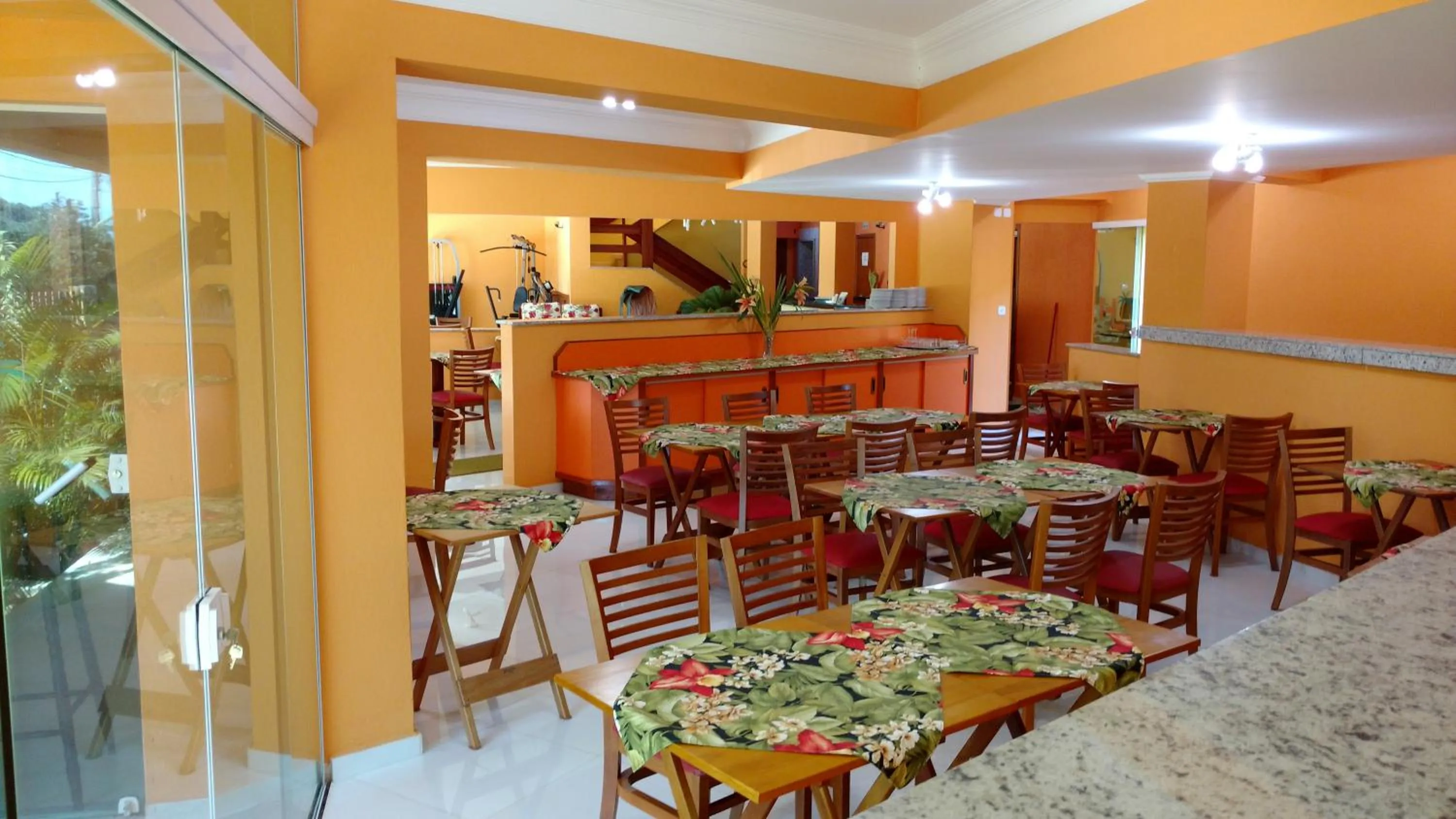 Restaurant/places to eat in Hotel Canto da Riviera