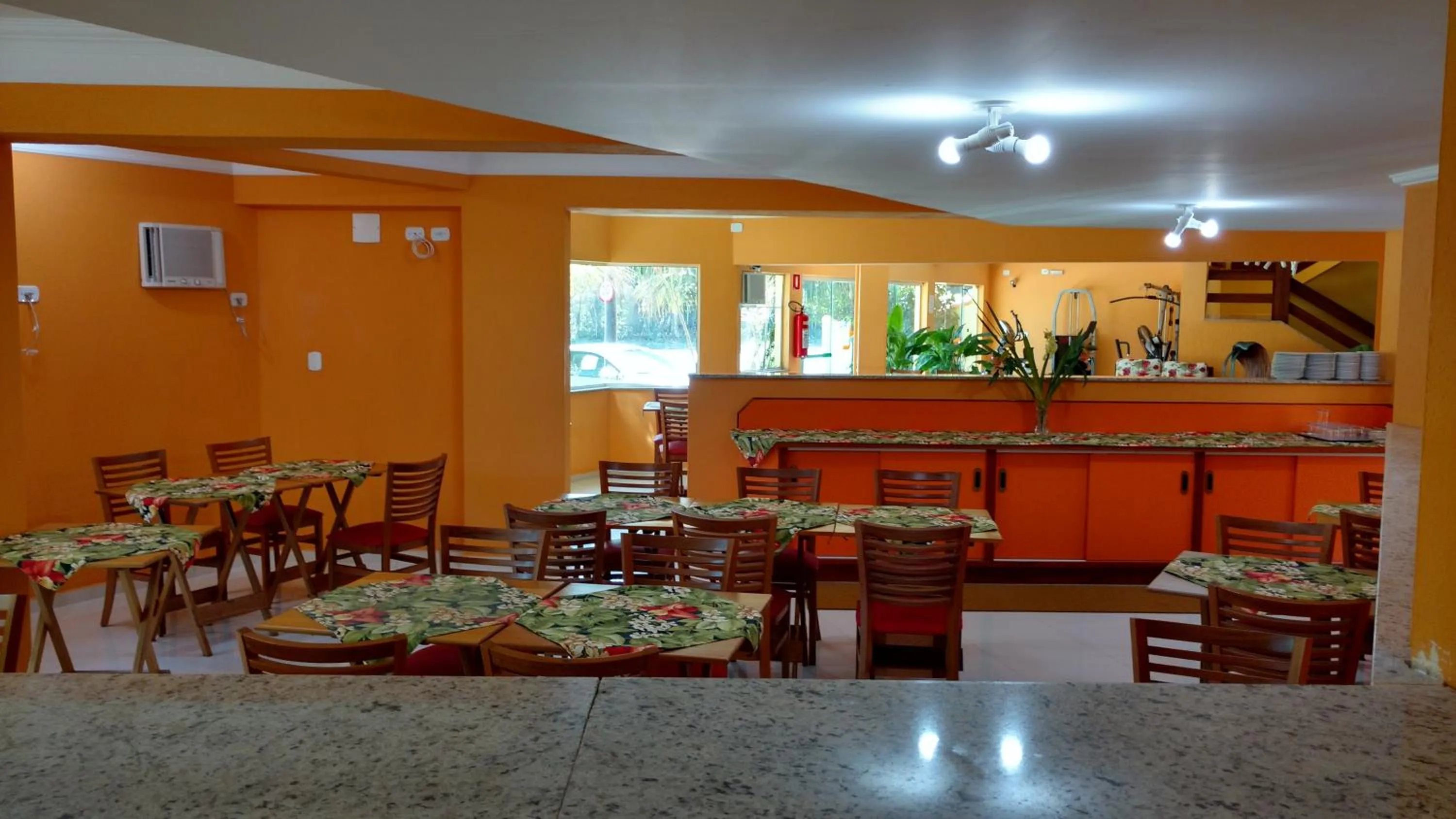 Restaurant/places to eat in Hotel Canto da Riviera