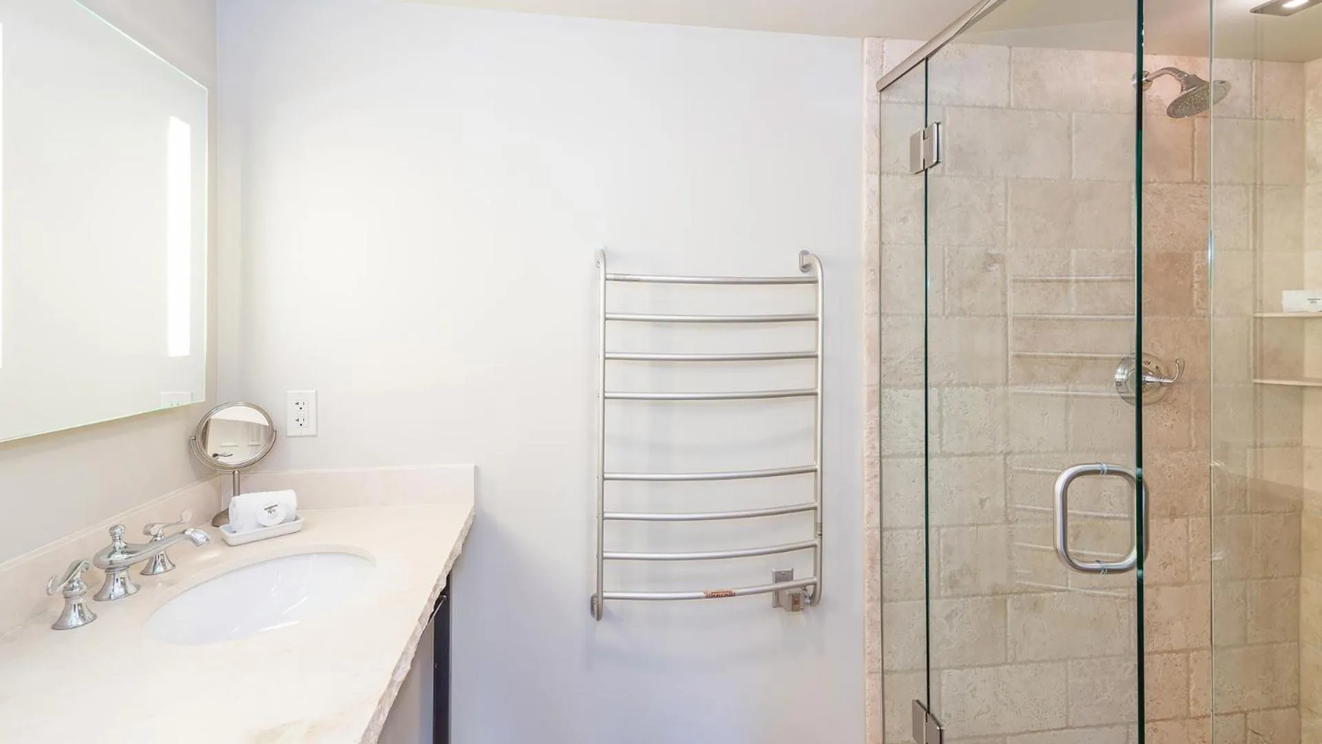 Bathroom in Hotel Columbia