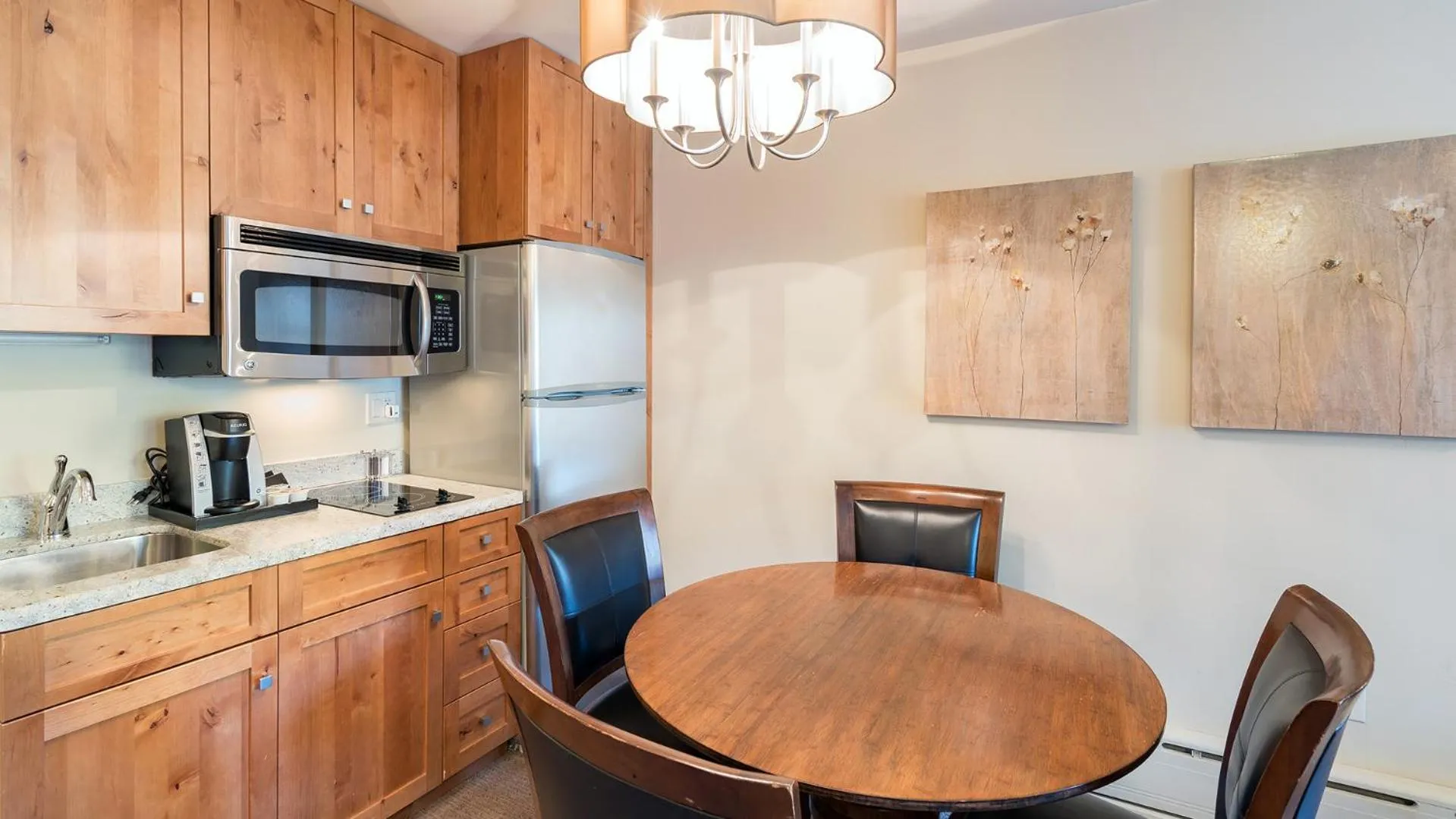 Dining area in Hotel Columbia