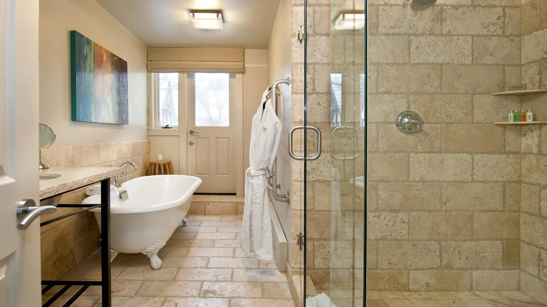 Shower in Hotel Columbia