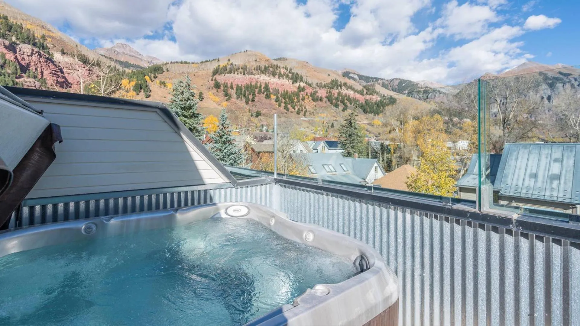 Hot Tub in Hotel Columbia