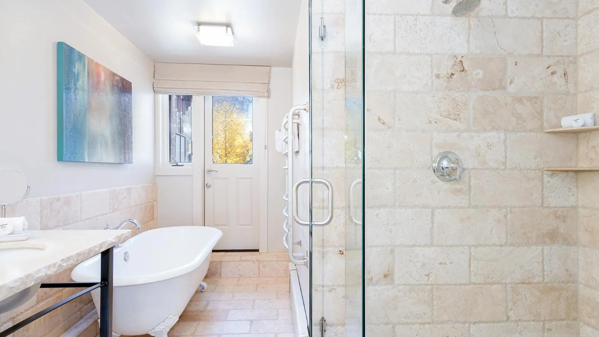 Shower in Hotel Columbia