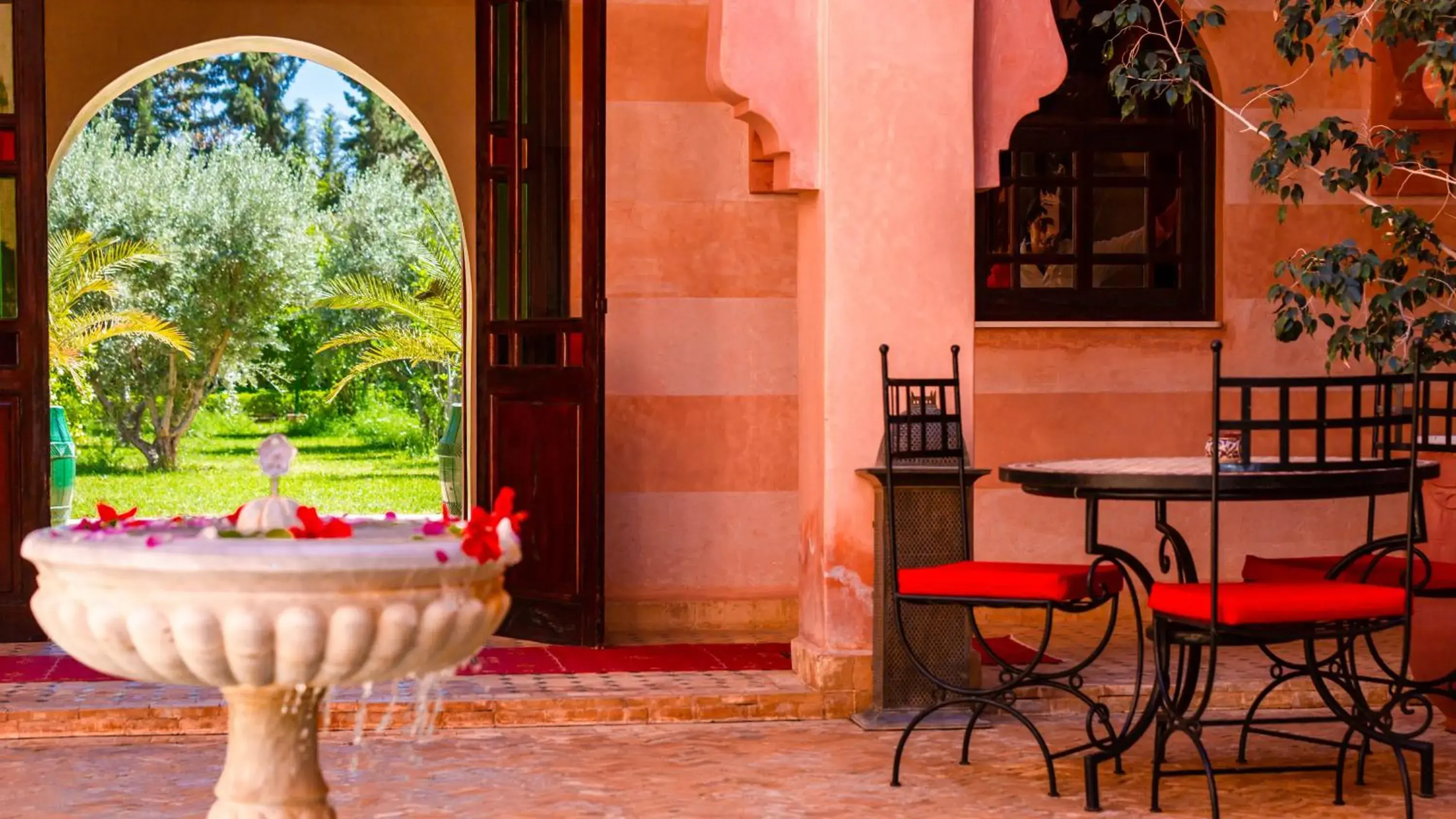 Inner courtyard view in L'OLIVERAIE DE L'ATLAS Inner courtyard view in L'OLIVERAIE DE L'ATLAS