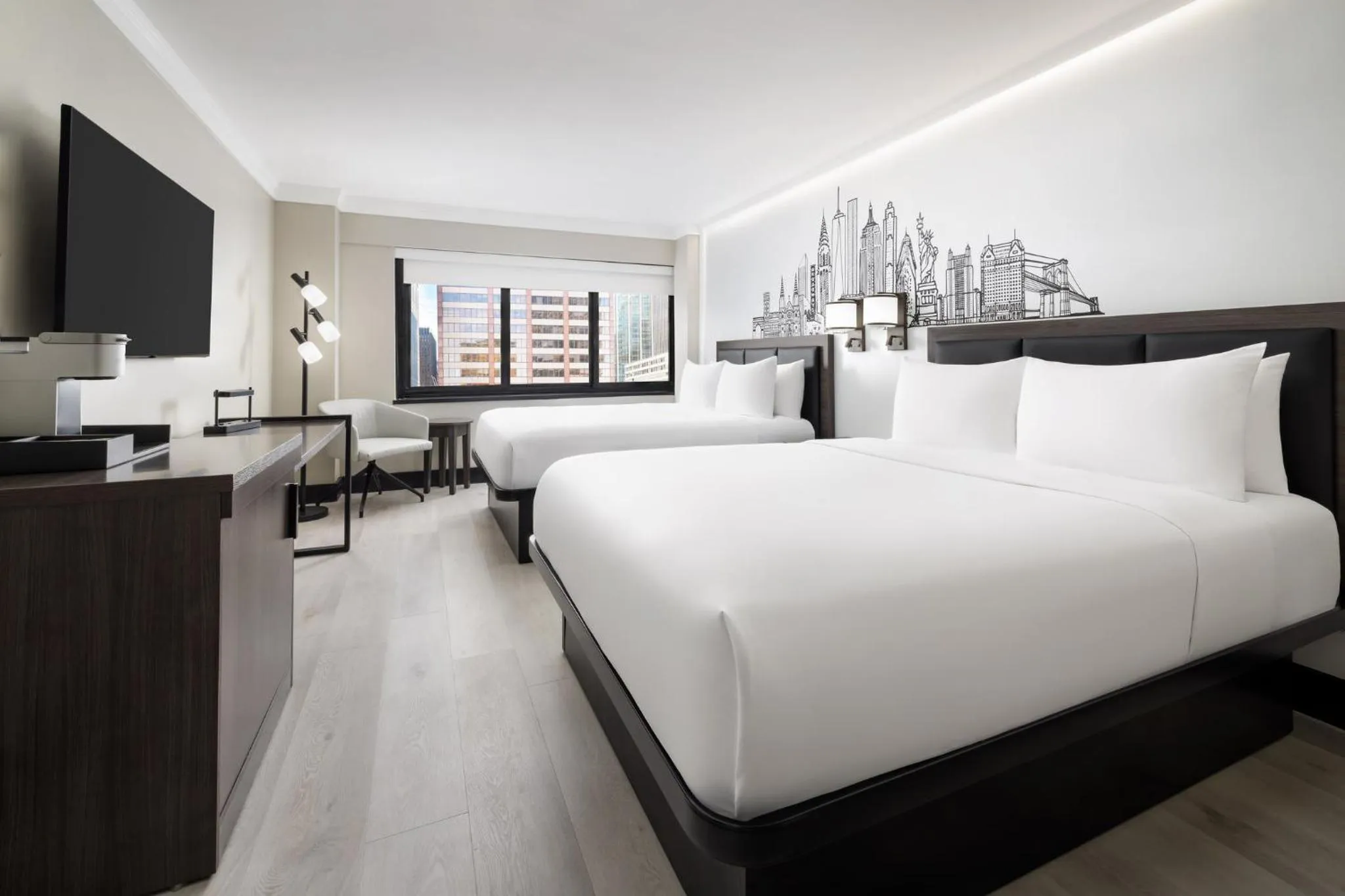 Photo of the whole room, Bed in The Manhattan at Times Square