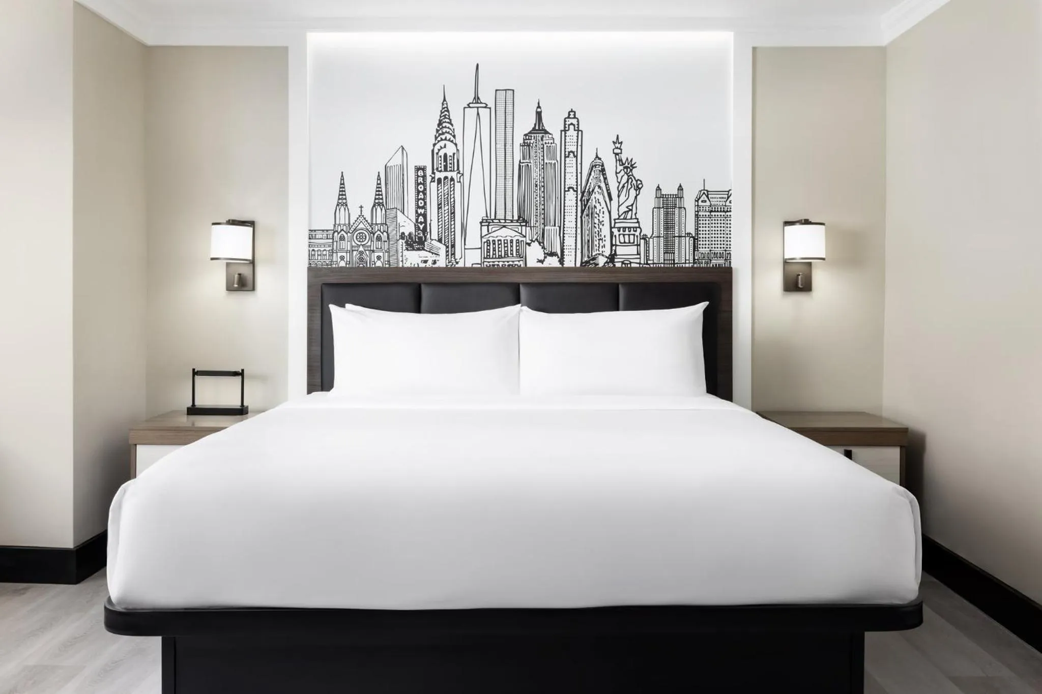Photo of the whole room, Bed in The Manhattan at Times Square