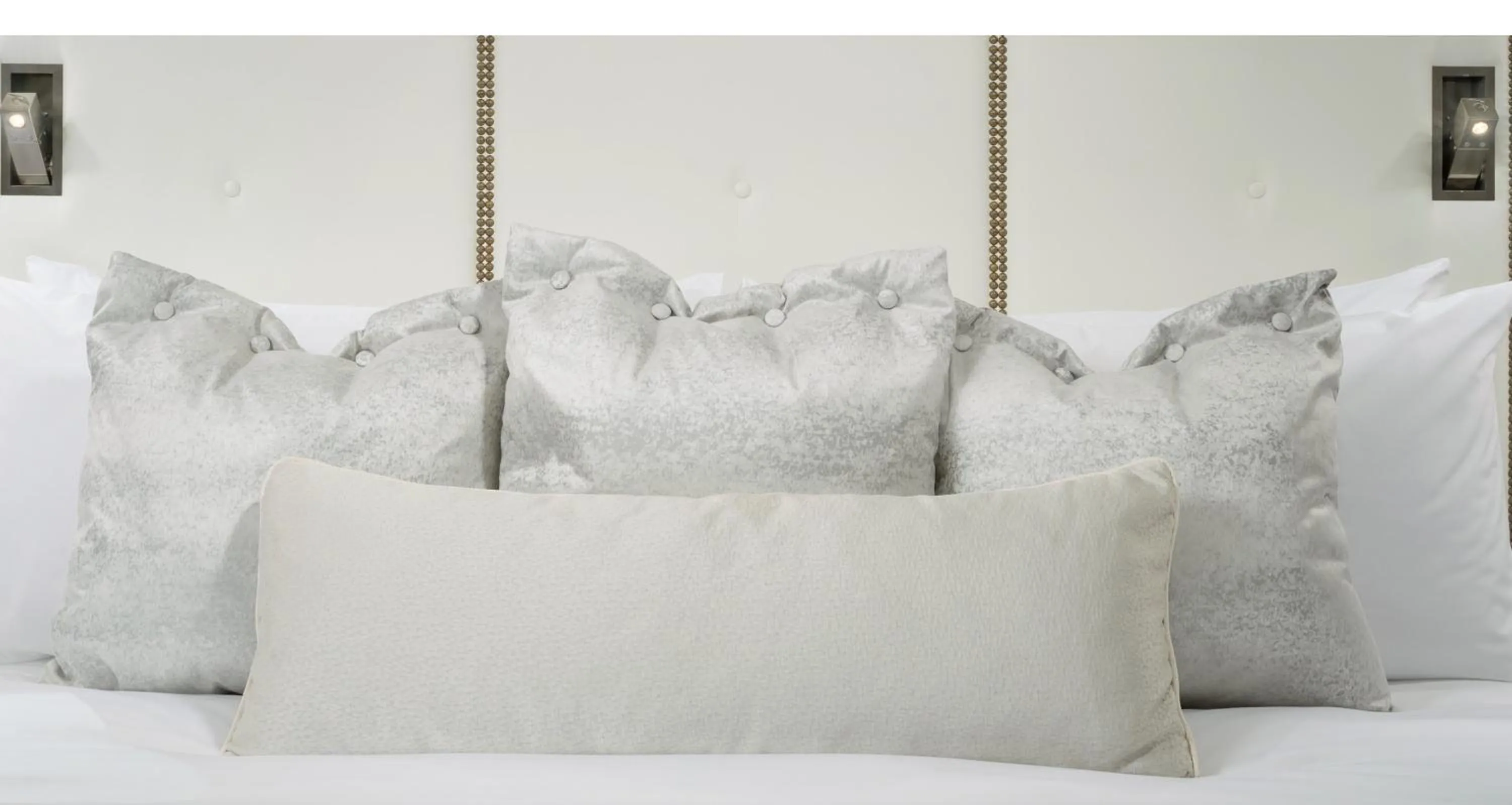 Photo of the whole room, Bed in The Manhattan at Times Square