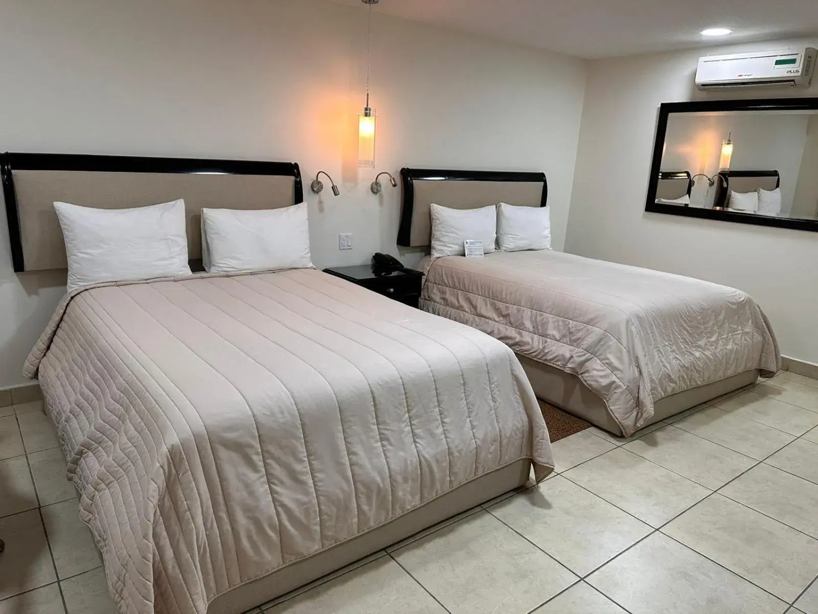 Bed in Baja Inn Hoteles Ensenada Bed in Baja Inn Hoteles Ensenada