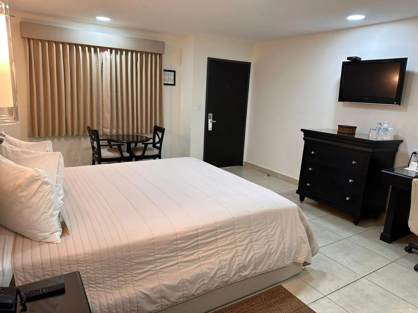 Bed in Baja Inn Hoteles Ensenada