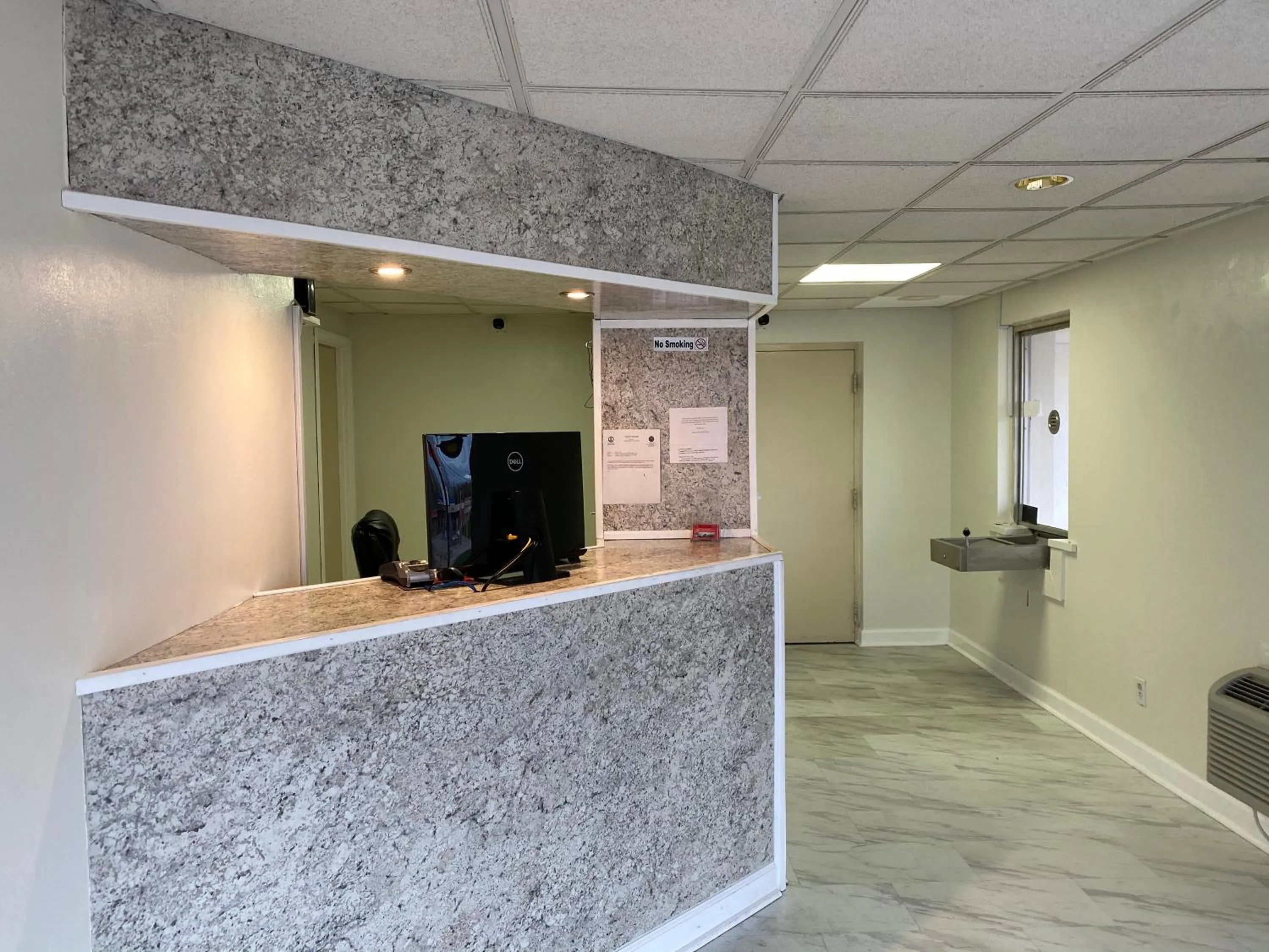 Red Carpet Inn & Suites - Danville