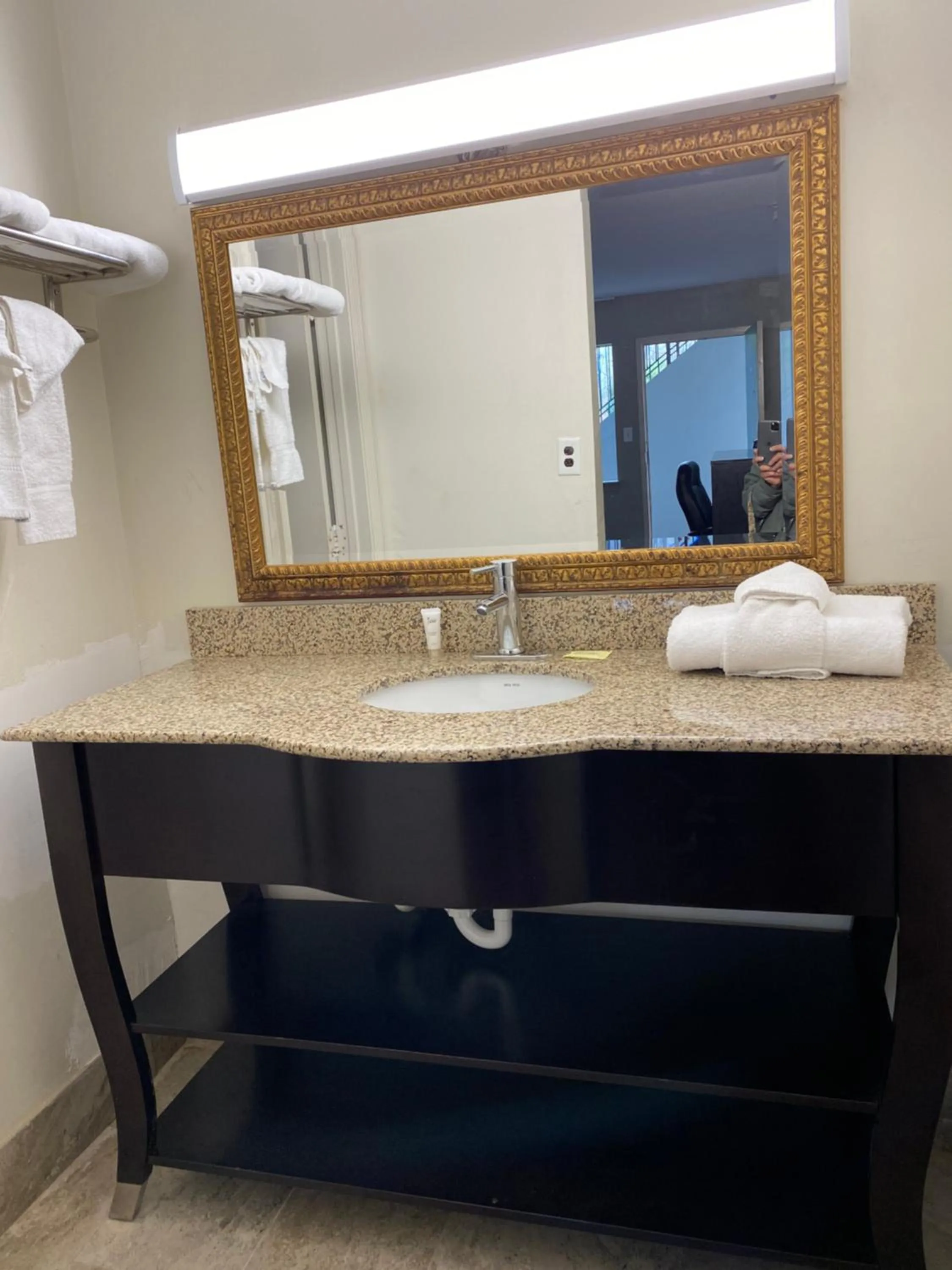 Red Carpet Inn & Suites - Danville