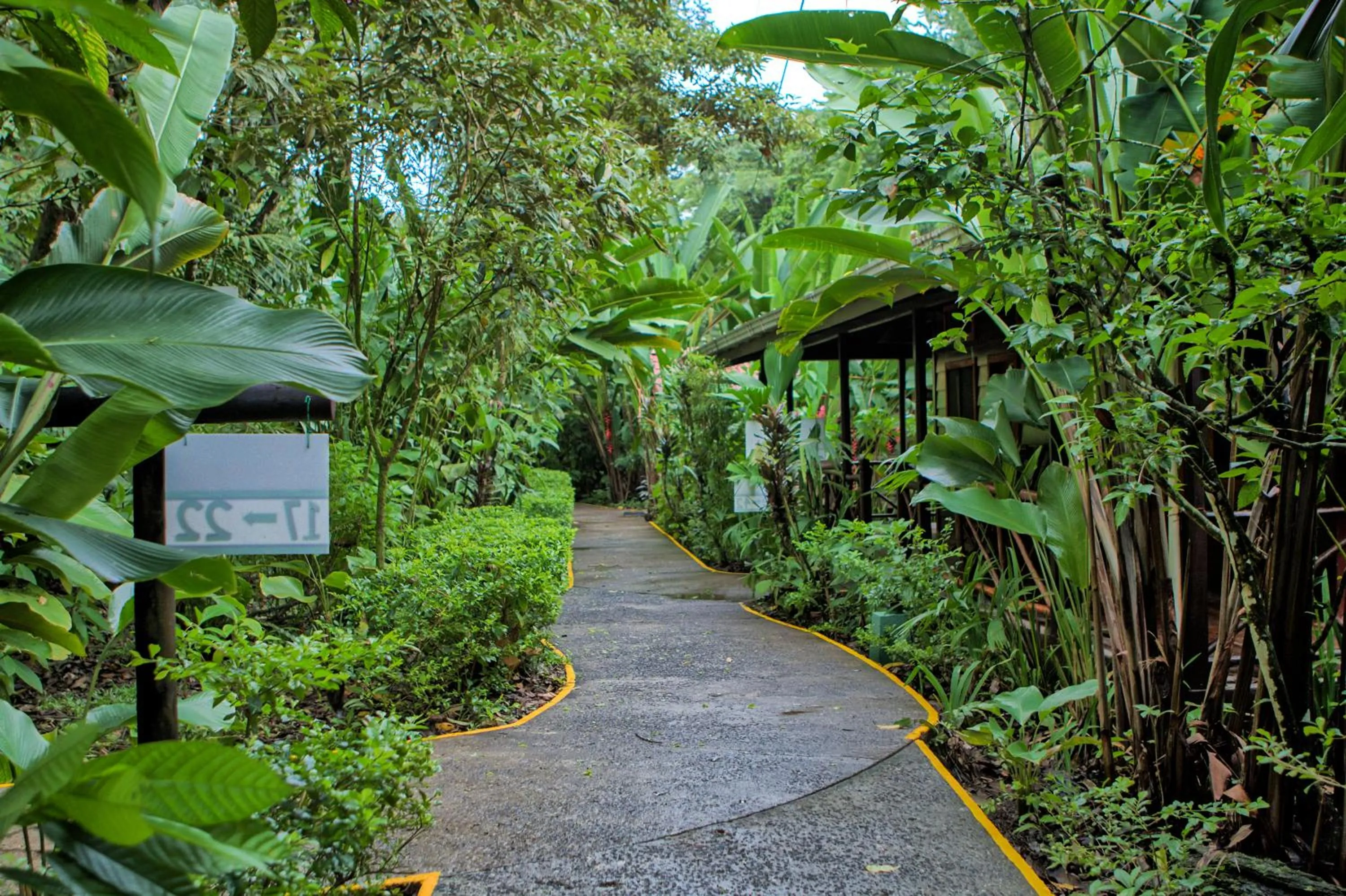 Facade/entrance in Pachira Lodge