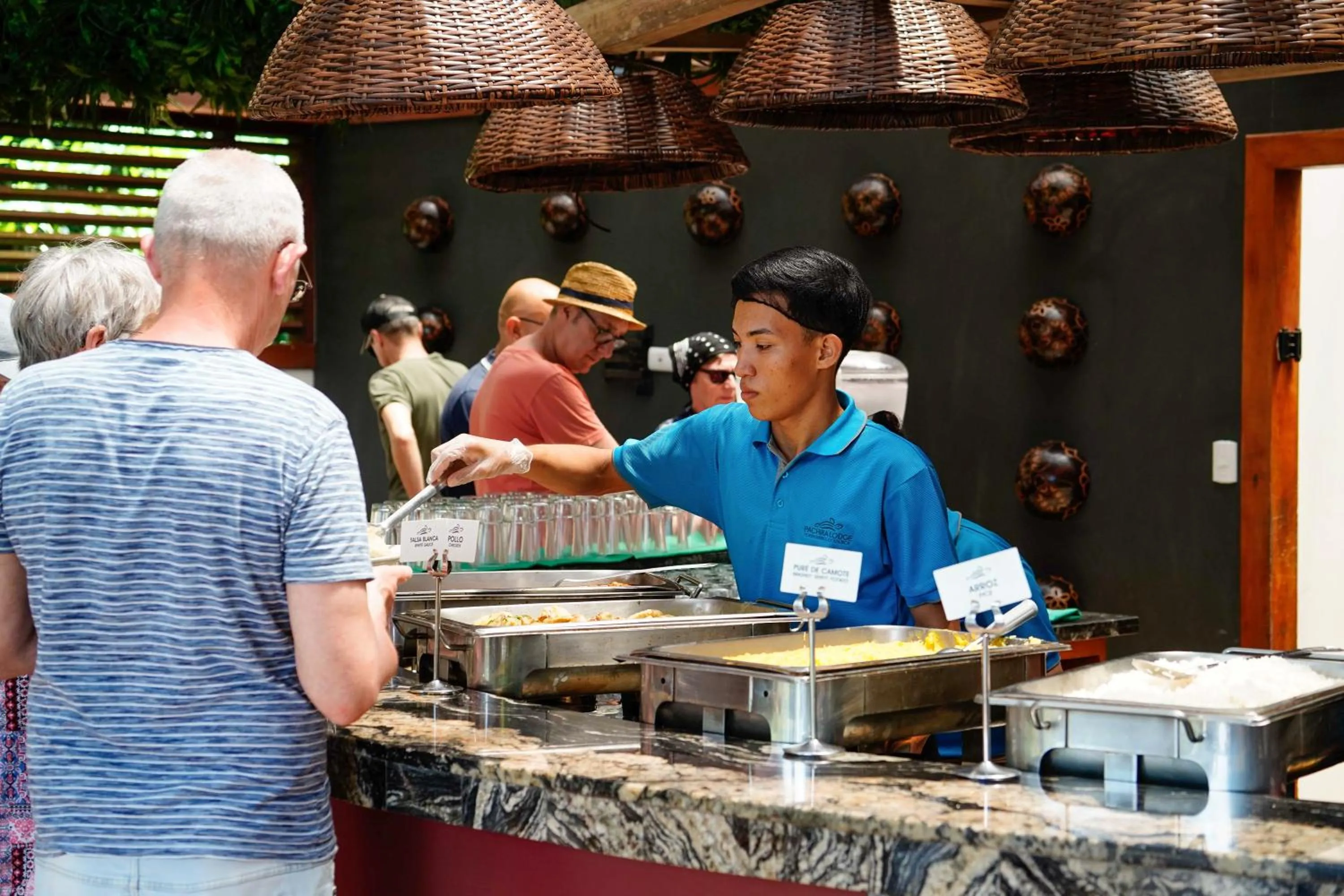 Restaurant/places to eat in Pachira Lodge