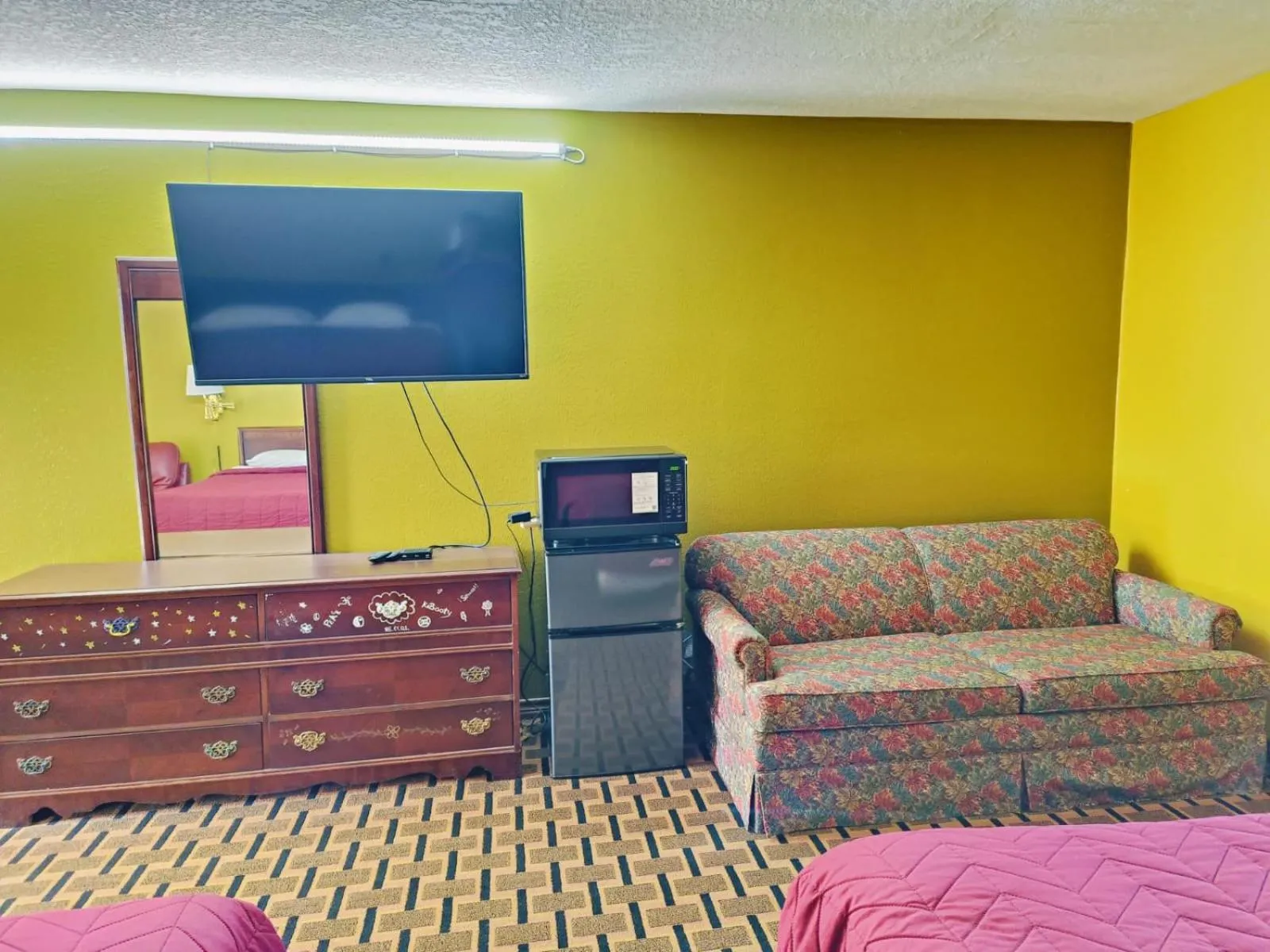 Bedroom, Bed in Victorian Inn Athens TX