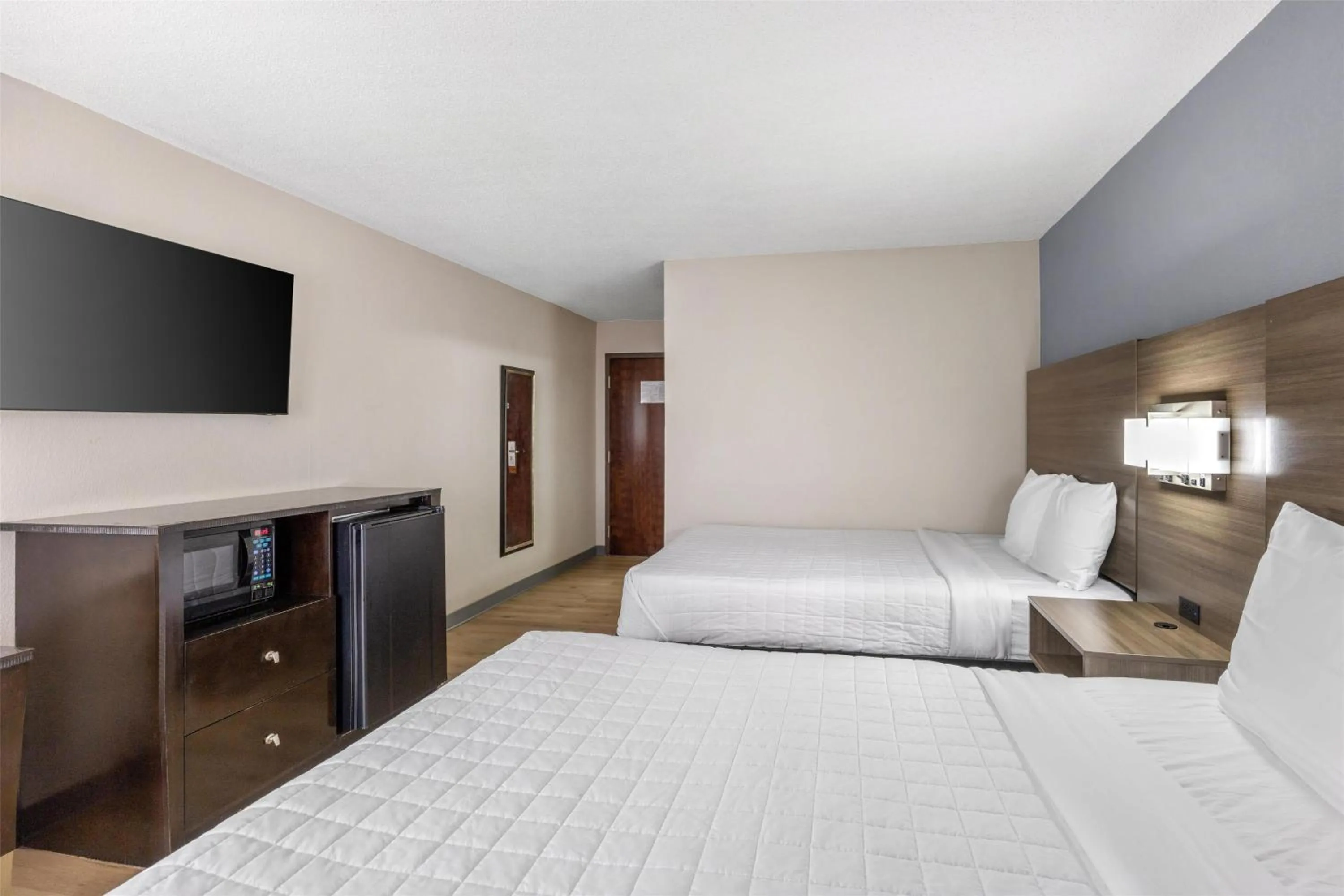 Bedroom, Bed in SureStay Hotel by Best Western Morganton
