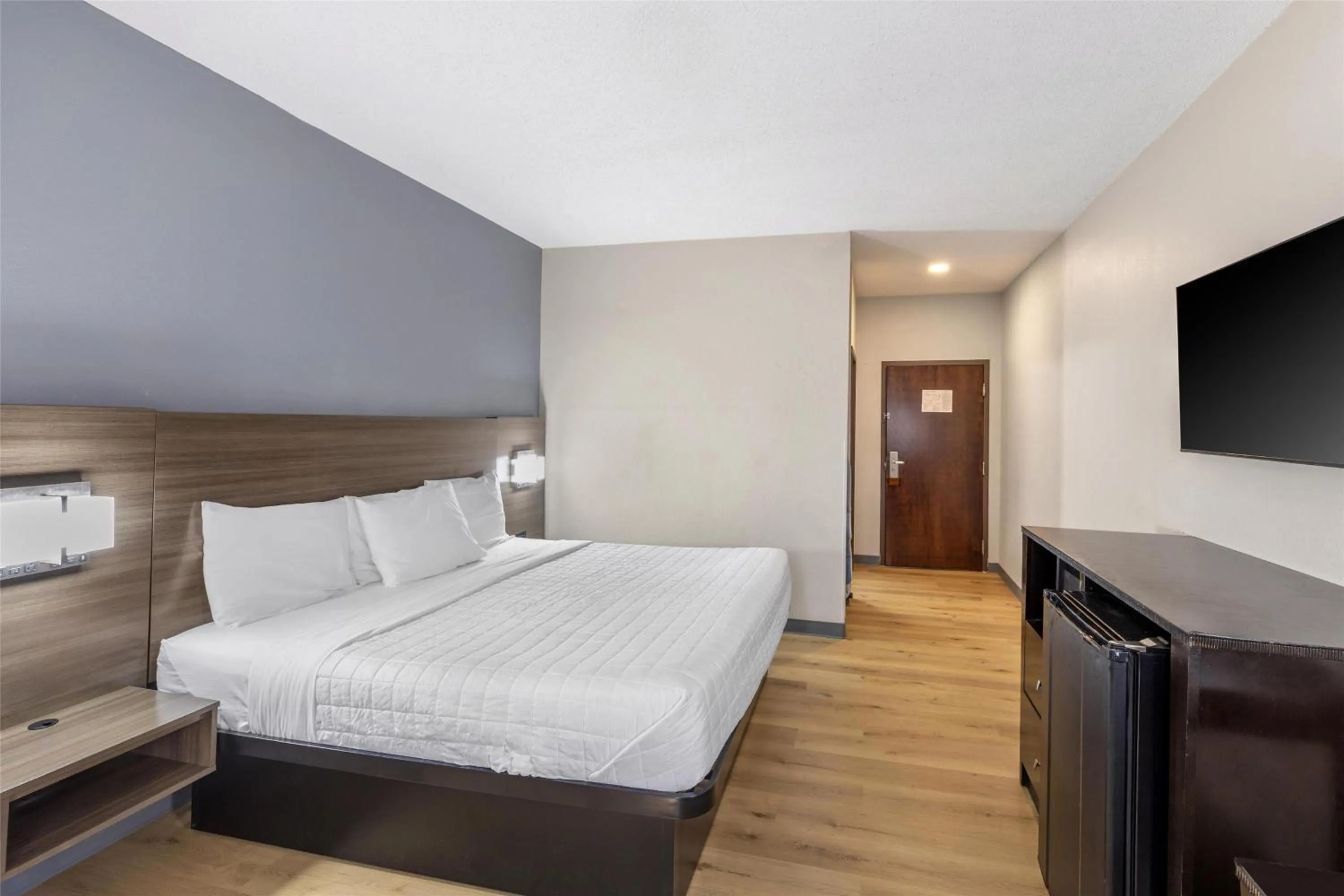 Bedroom, Bed in SureStay Hotel by Best Western Morganton