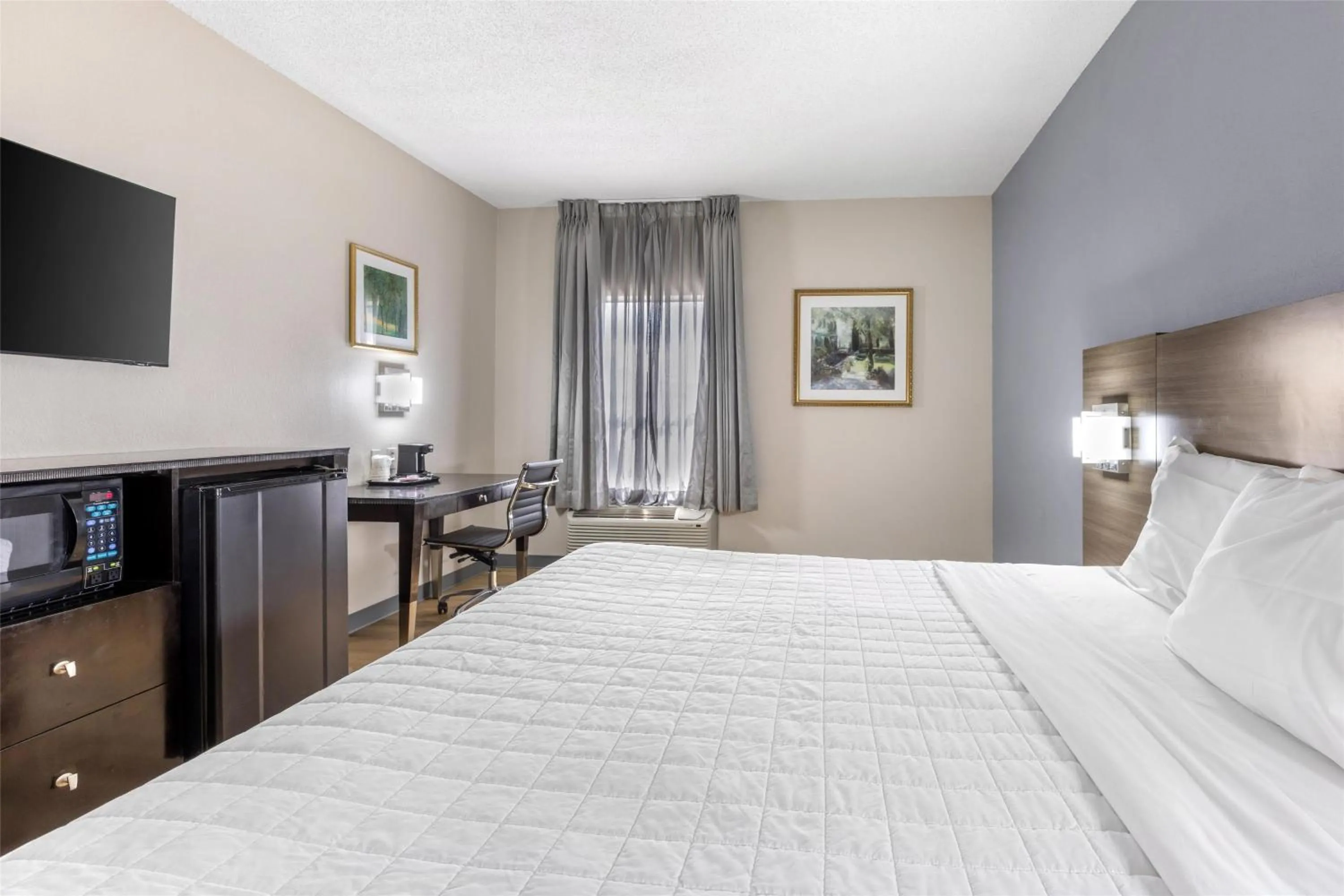 Bedroom, Bed in SureStay Hotel by Best Western Morganton