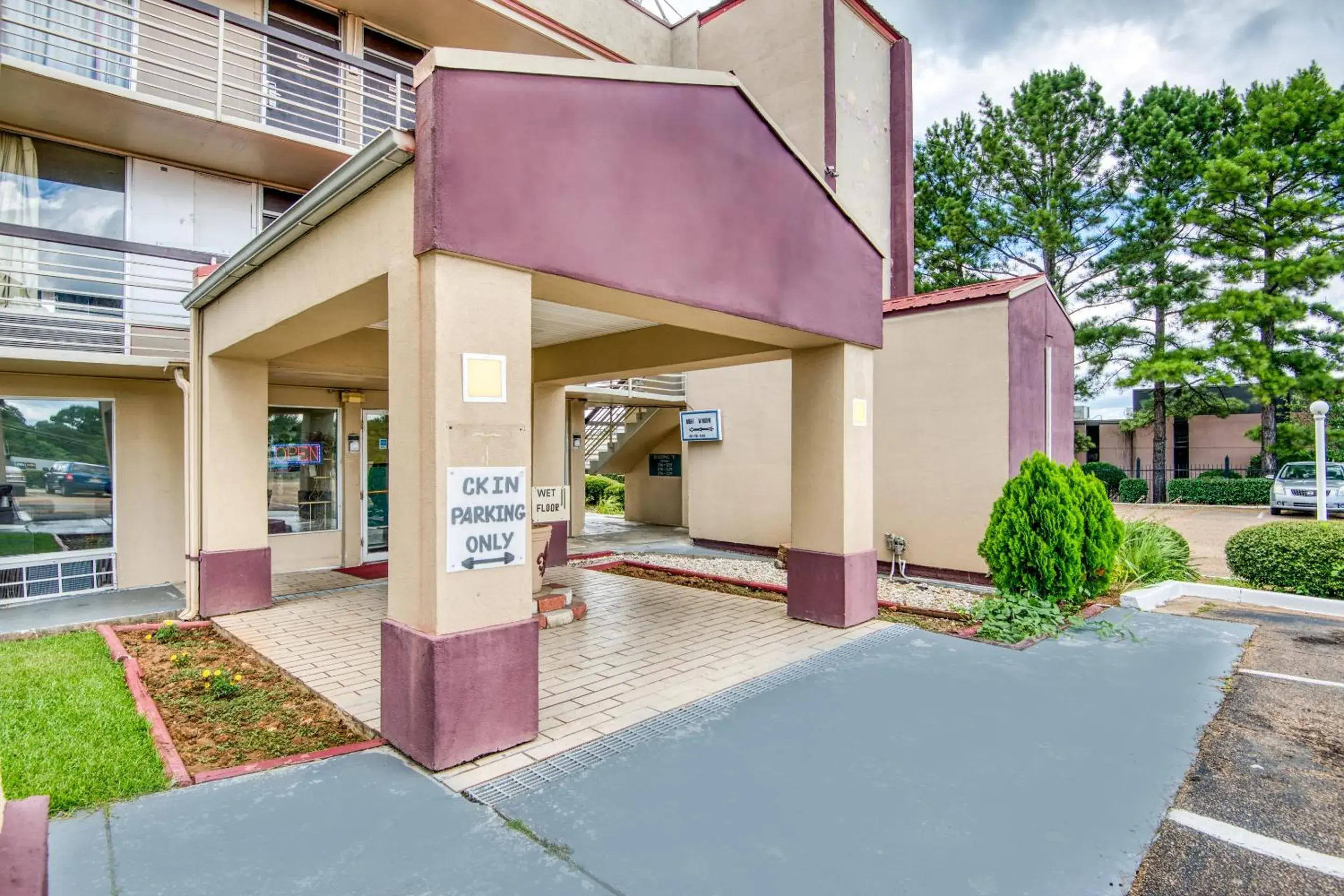 Facade/entrance in OYO Hotel Jackson North I-55 Facade/entrance in OYO Hotel Jackson North I-55