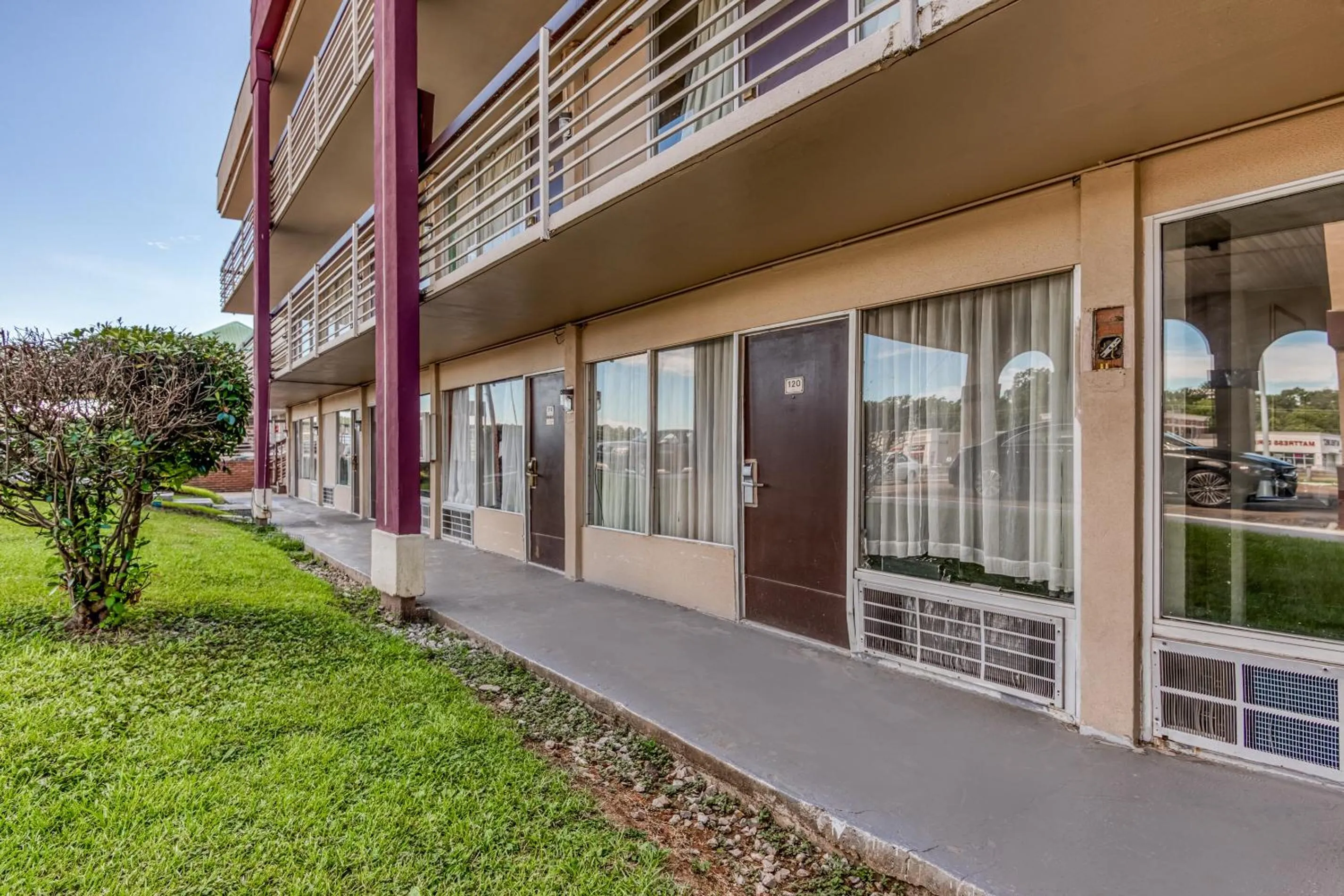 Garden in OYO Hotel Jackson North I-55