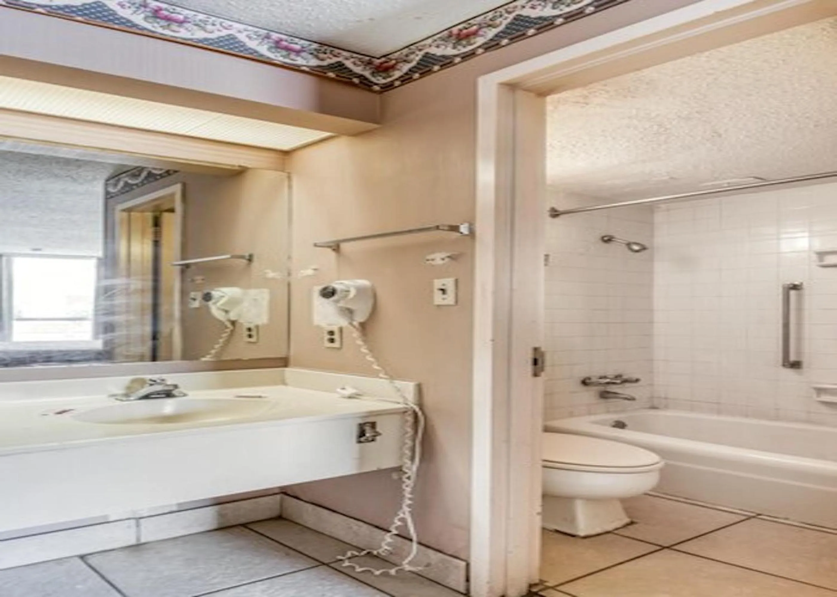 Bathroom in OYO Hotel Jackson North I-55