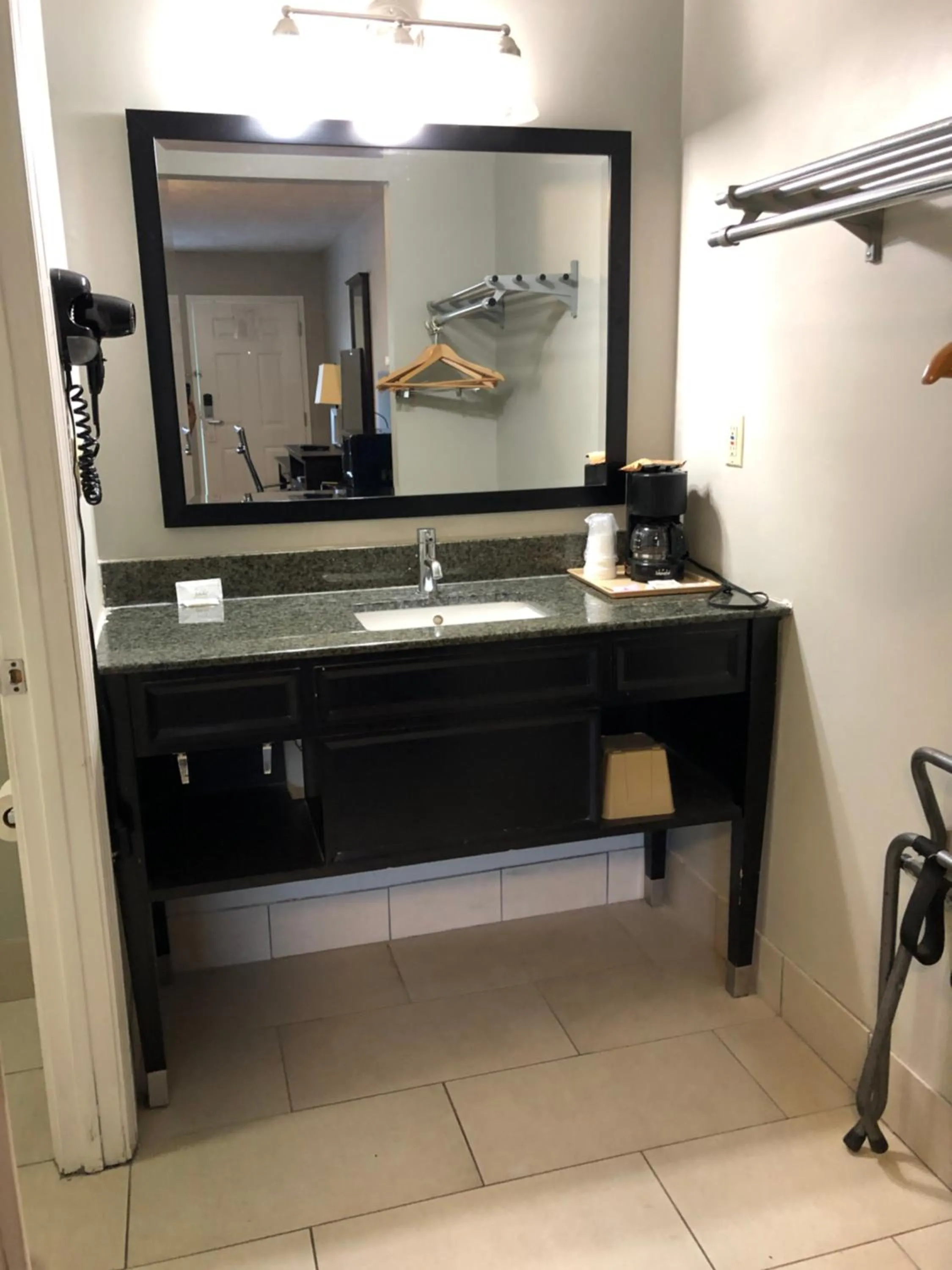 Deerfield Inn and Suites - Fairview