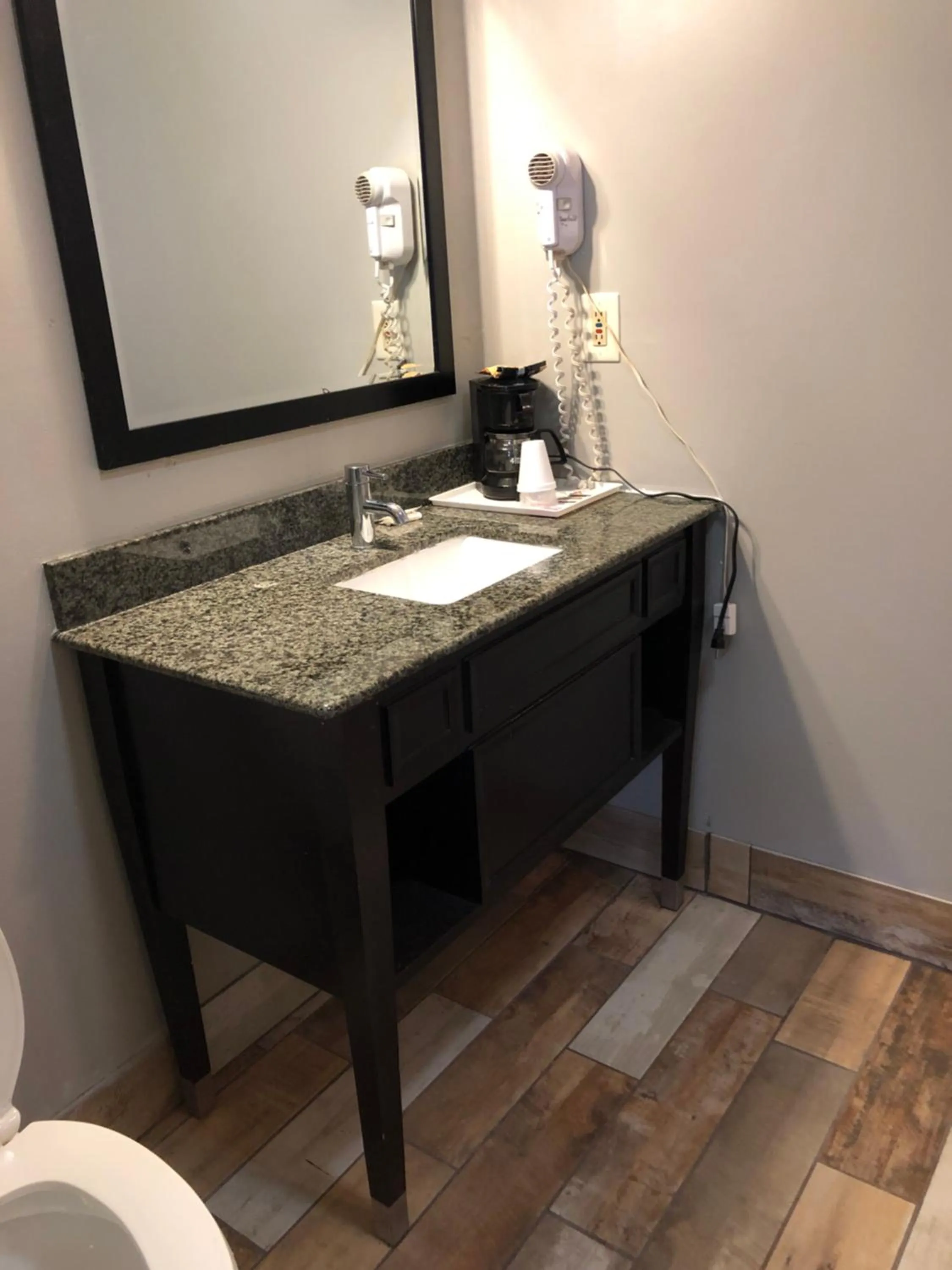 Deerfield Inn and Suites - Fairview