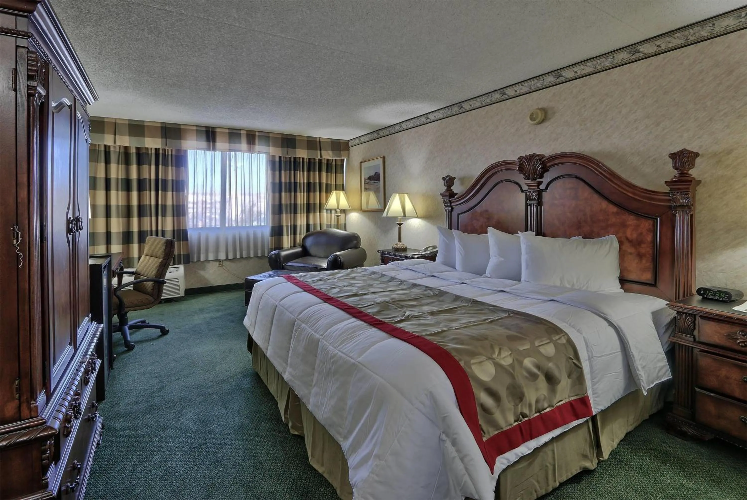Photo of the whole room, Bed in Ramada by Wyndham Albuquerque Midtown