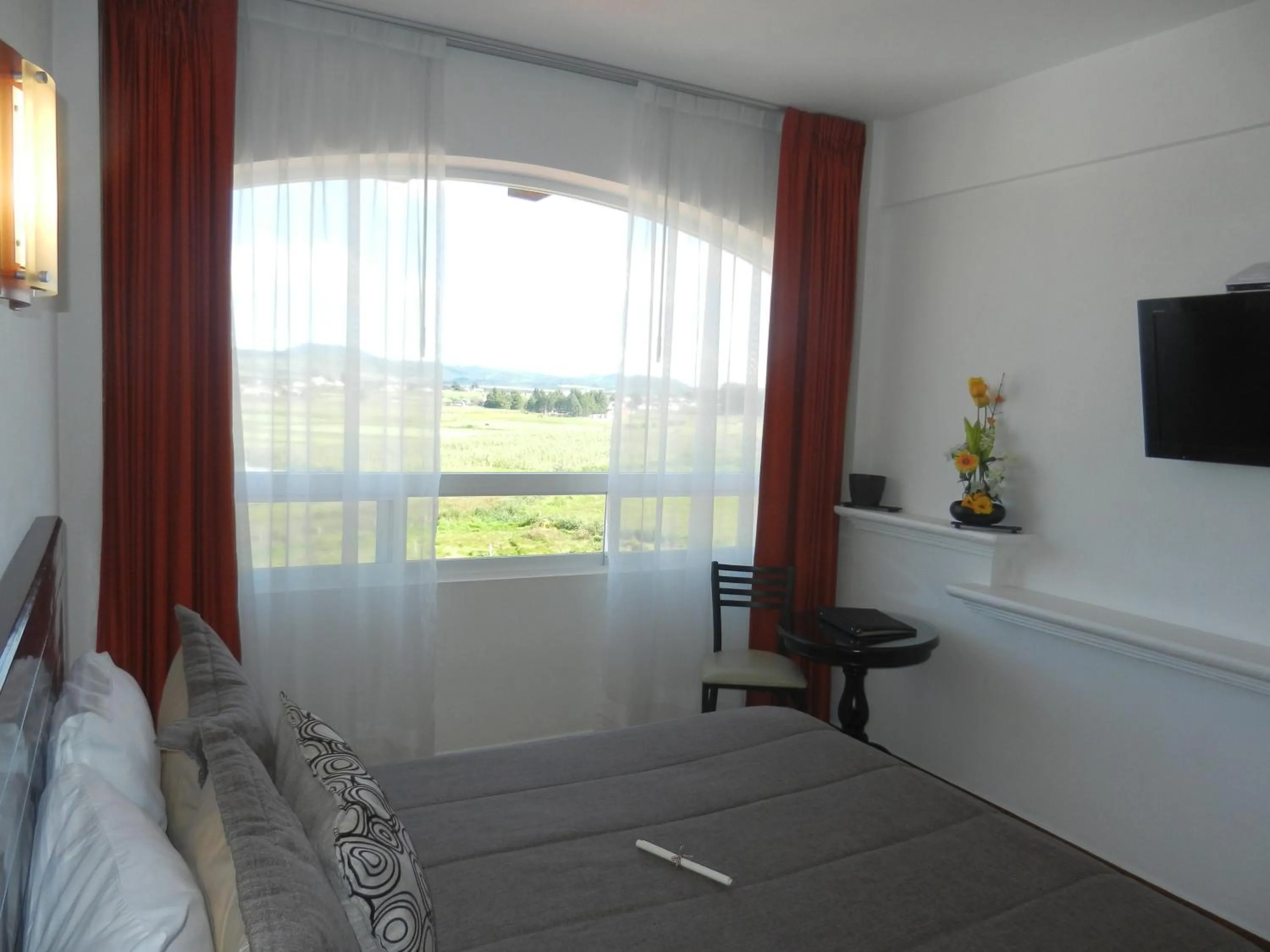 Quiet street view in Hotel 9 Manantiales