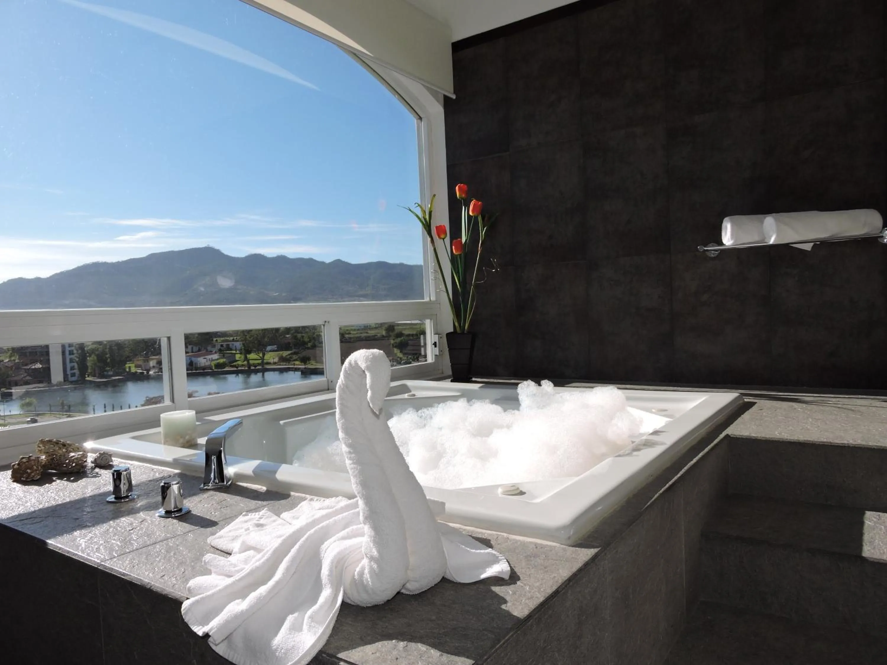 Hot Tub in Hotel 9 Manantiales