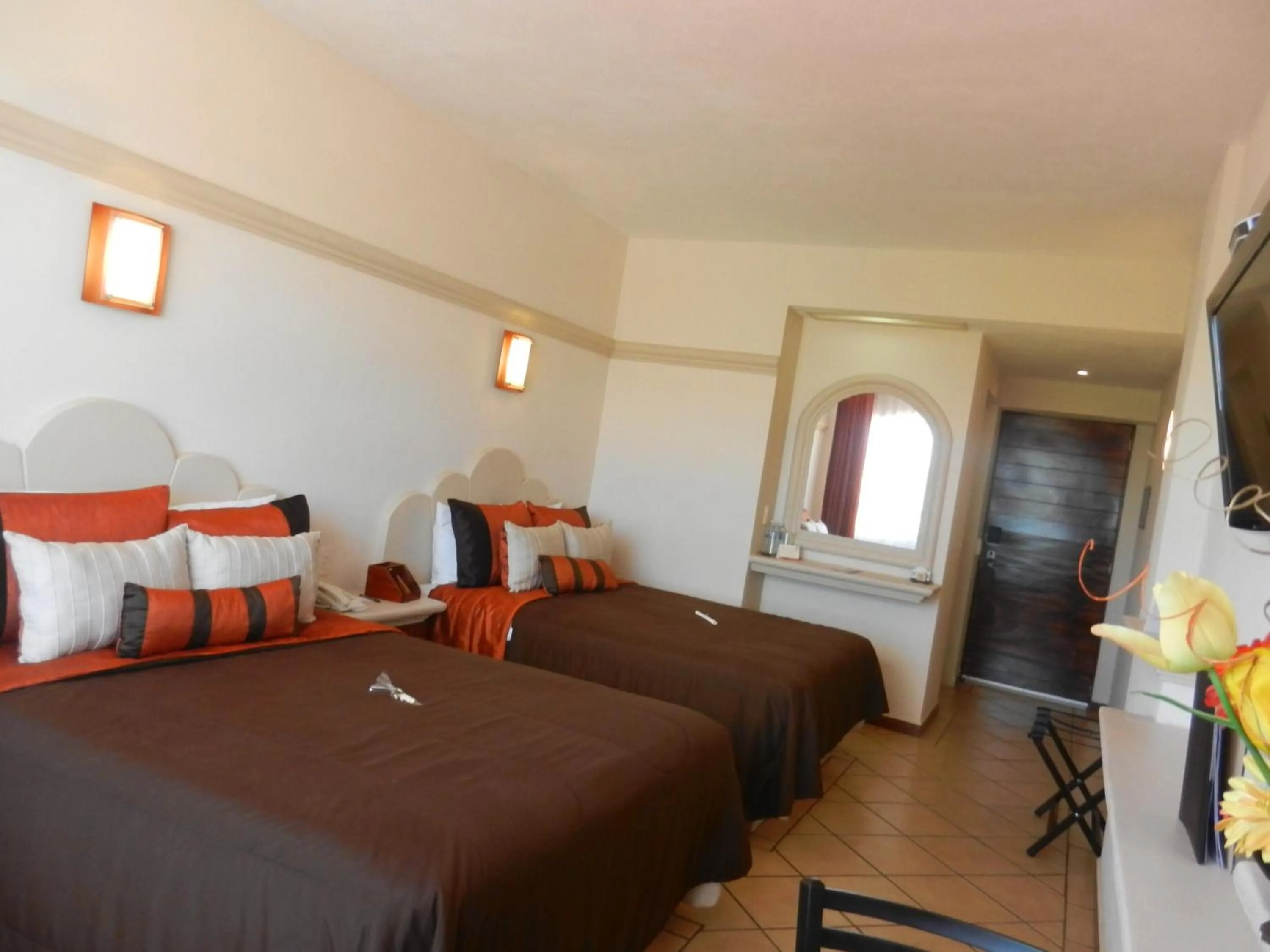 Family in Hotel 9 Manantiales