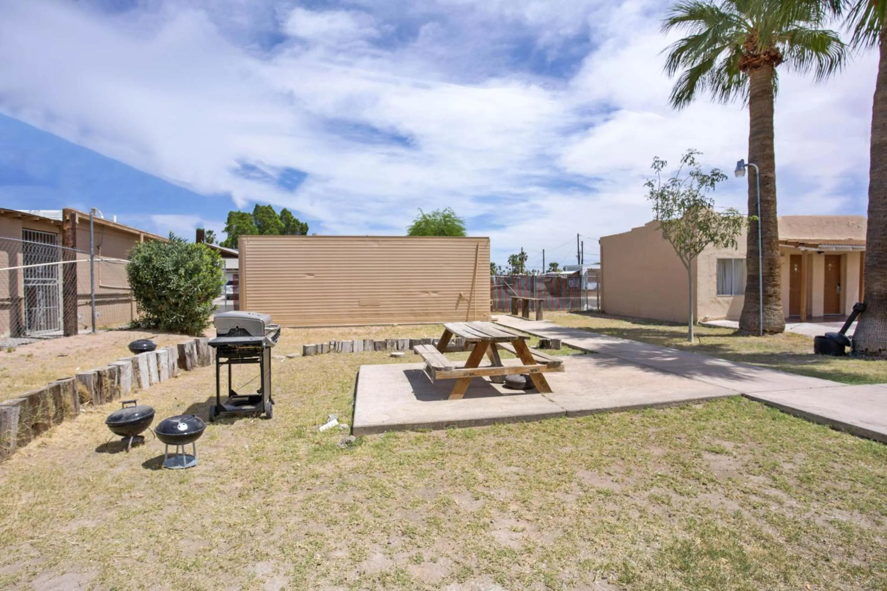 Garden in OYO Hotel Yuma AZ - I-8 US-95