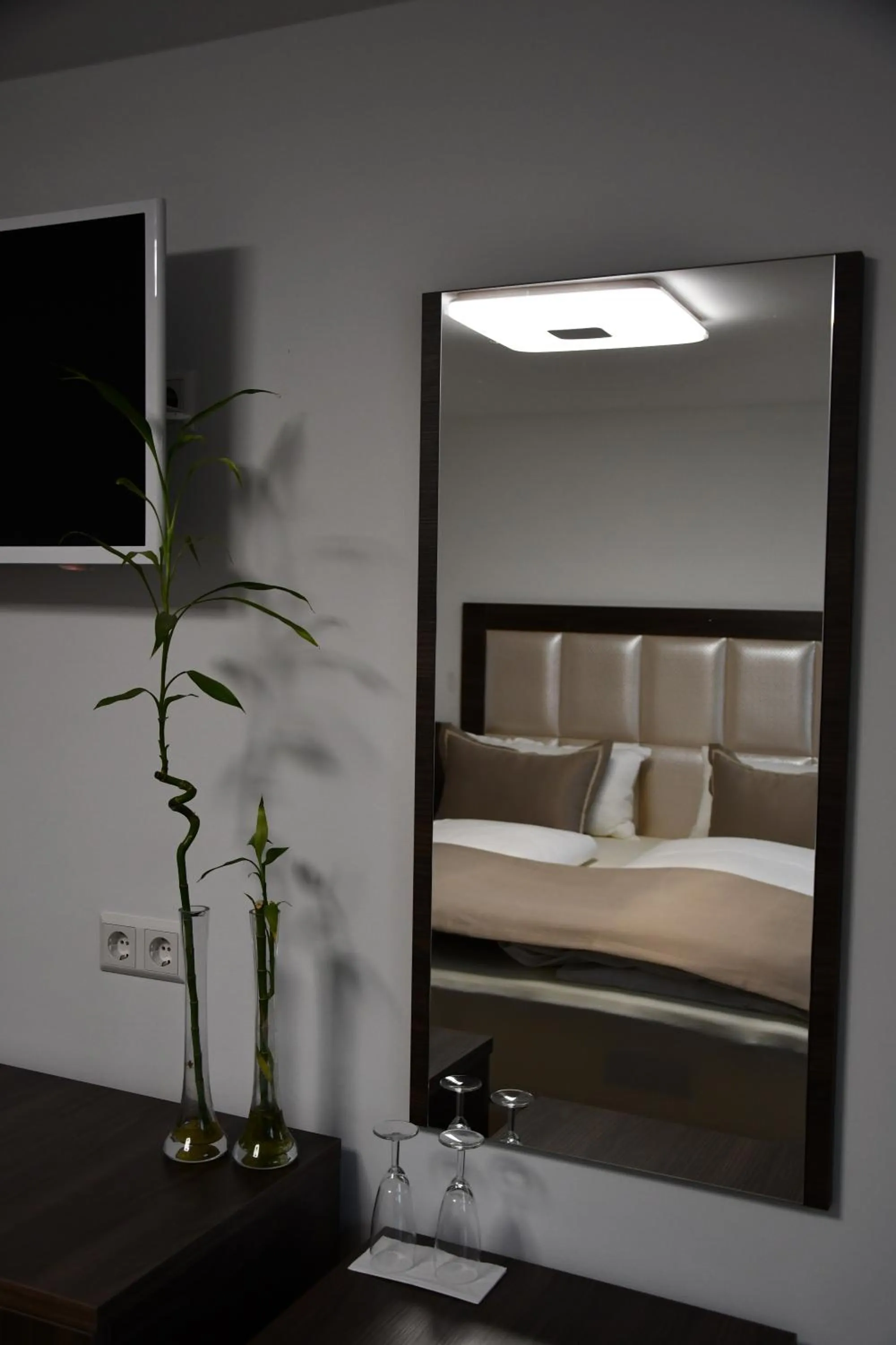 TV and multimedia, Bed in Hotel Myrsini