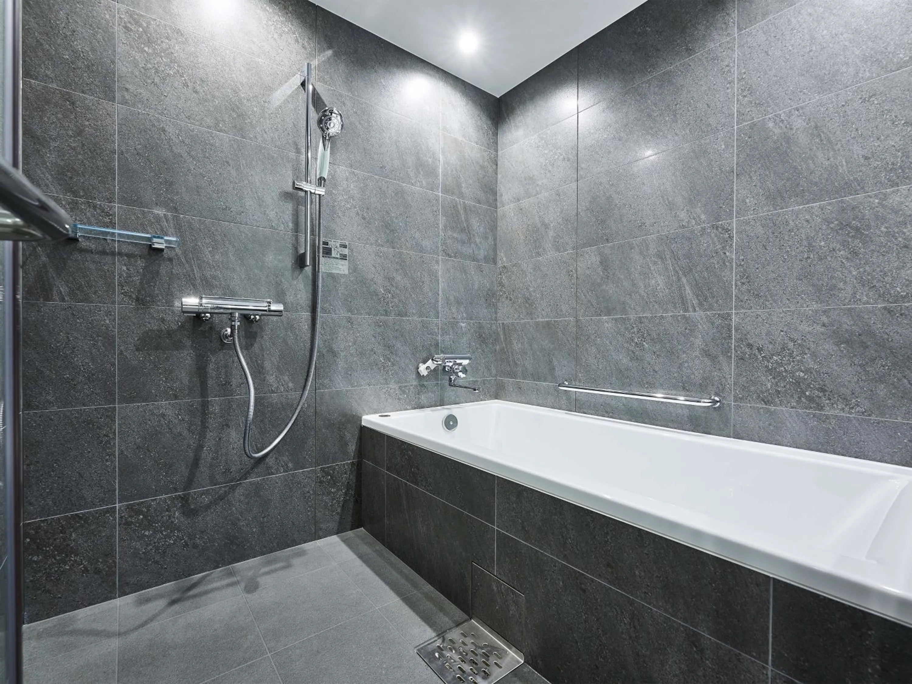 Bathroom in Daiwa Roynet Hotel Wakayama