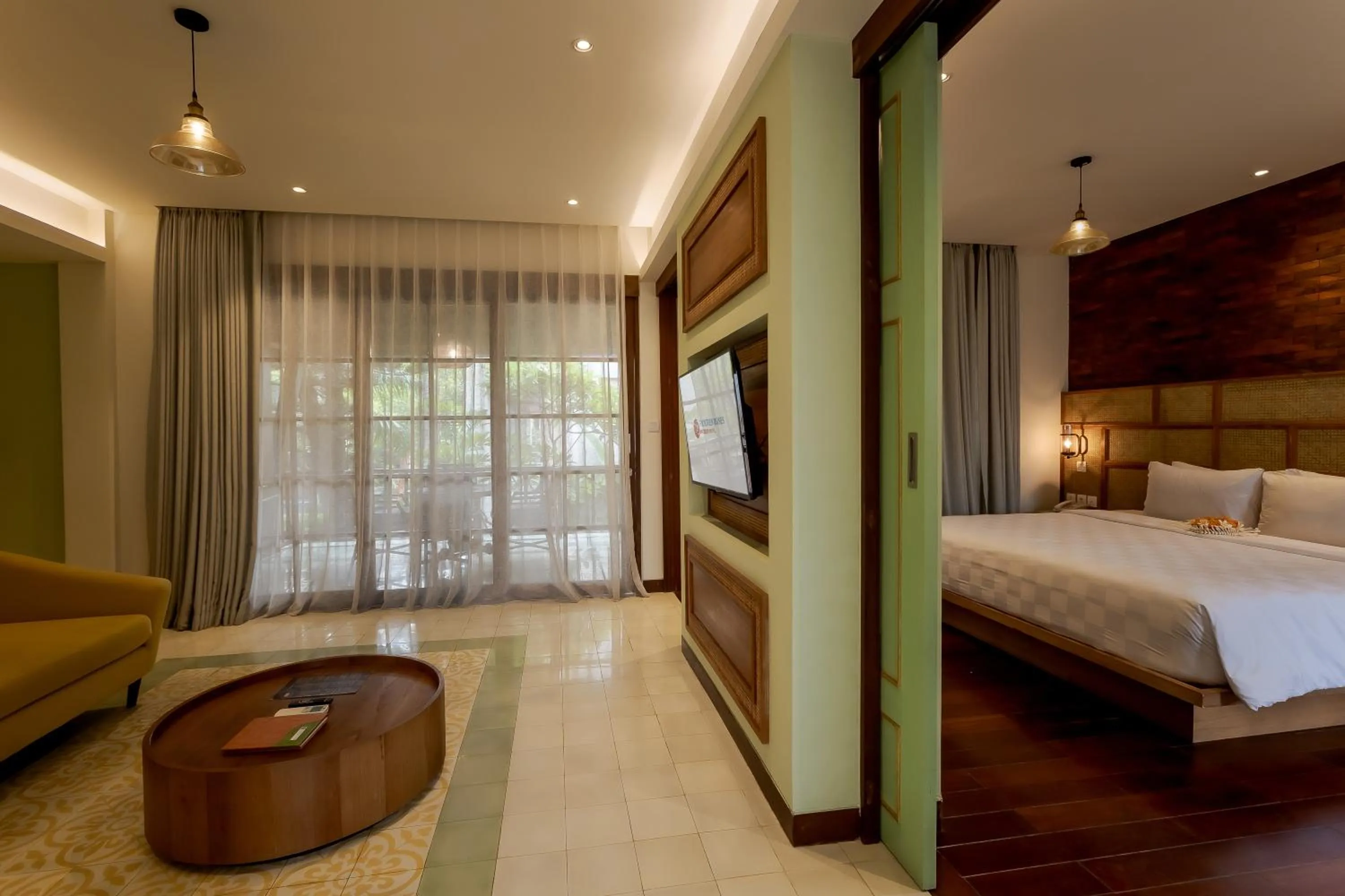 Bed in Fourteen Roses Boutique Hotel, Kuta