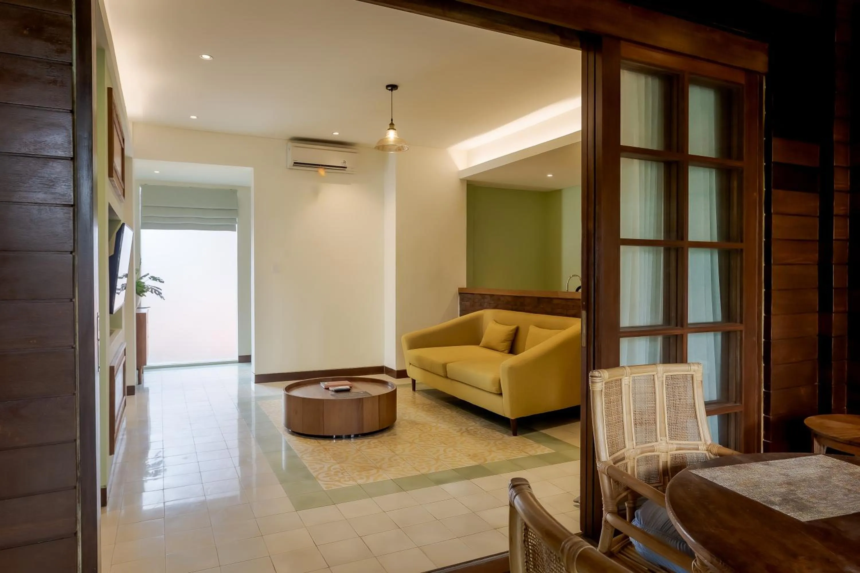 Living room in Fourteen Roses Boutique Hotel, Kuta