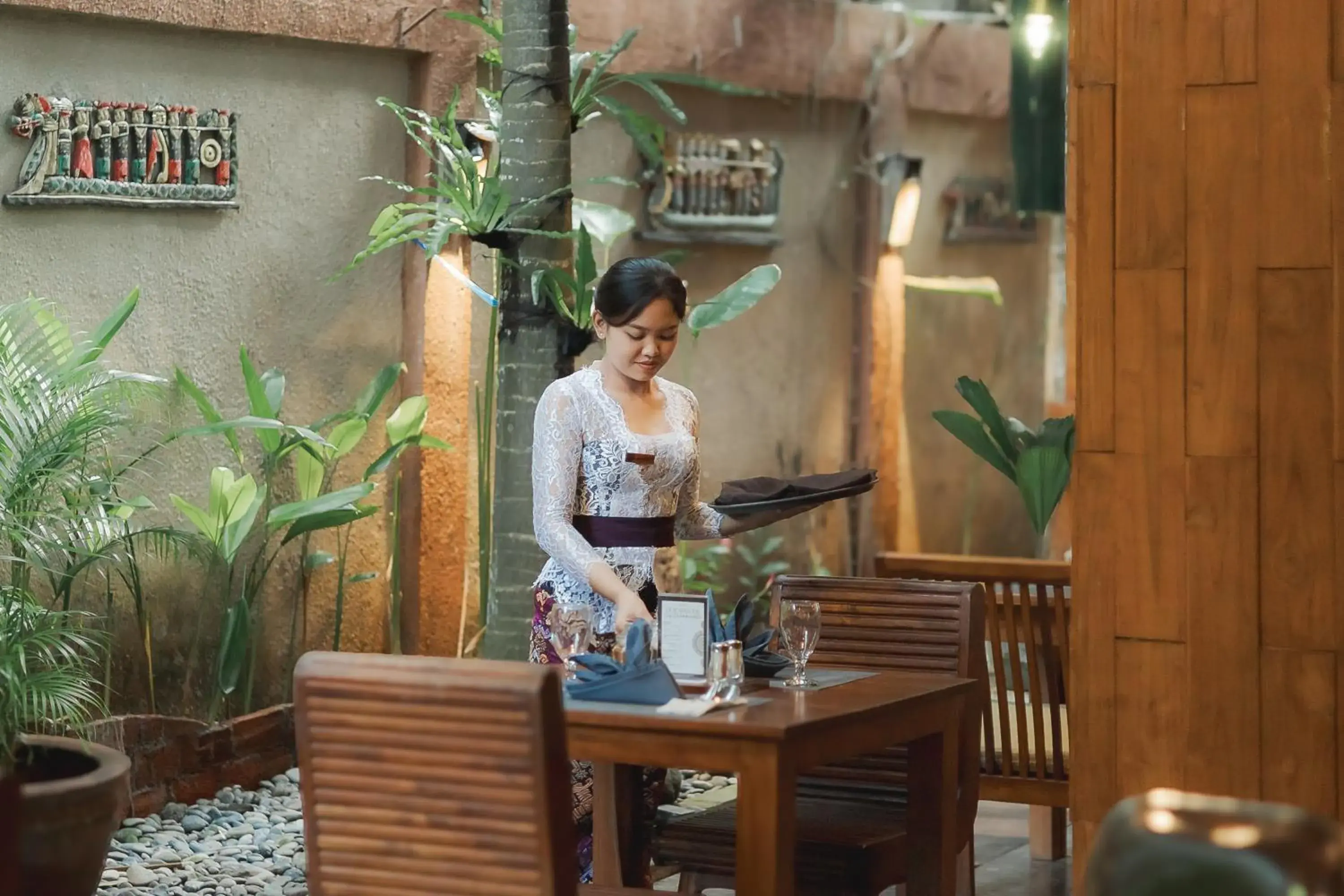 Restaurant/places to eat in Fourteen Roses Boutique Hotel, Kuta Restaurant/places to eat in Fourteen Roses Boutique Hotel, Kuta