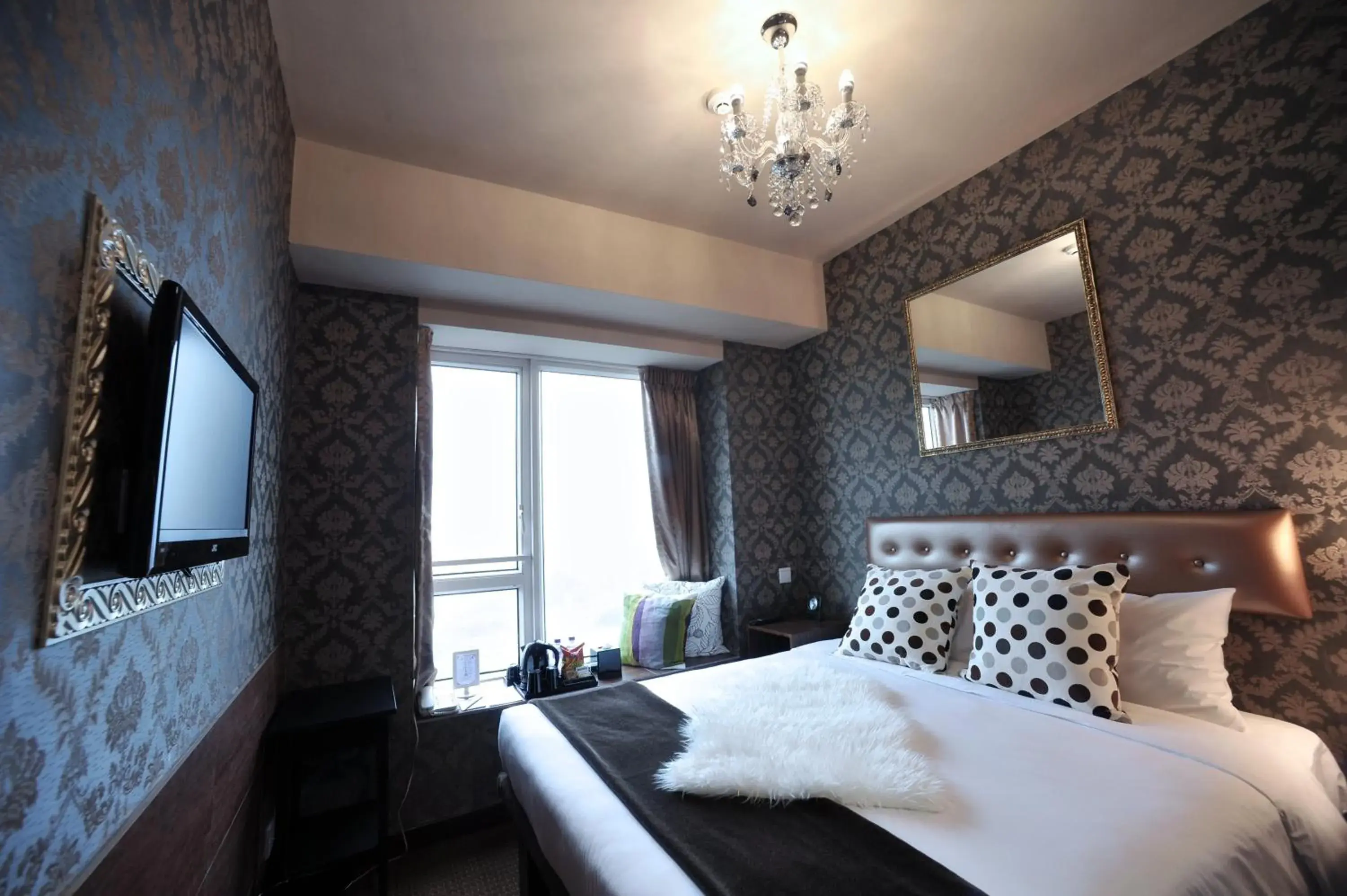 Photo of the whole room, Bed in Ramada Grand Tsim Sha Tsui Photo of the whole room, Bed in Ramada Grand Tsim Sha Tsui